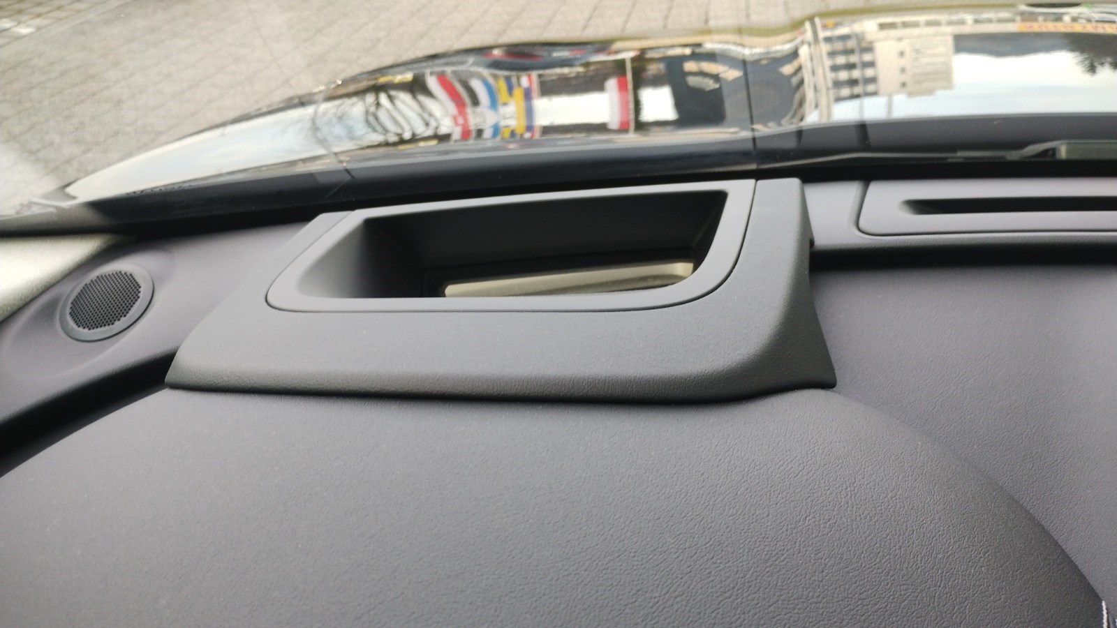 JAGUAR F-Pace 25t 2.0 R-Sport AWD Automatik-image-9