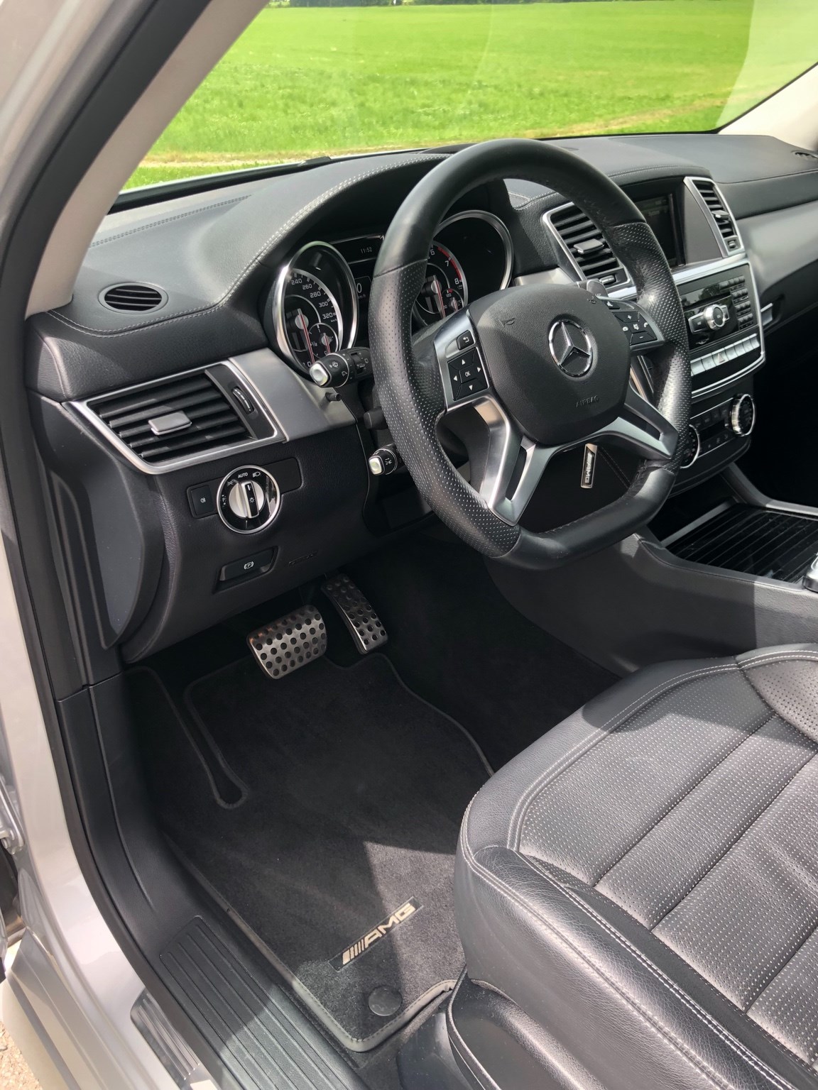 MERCEDES-BENZ ML 63 AMG 4Matic Speedshift-image-6