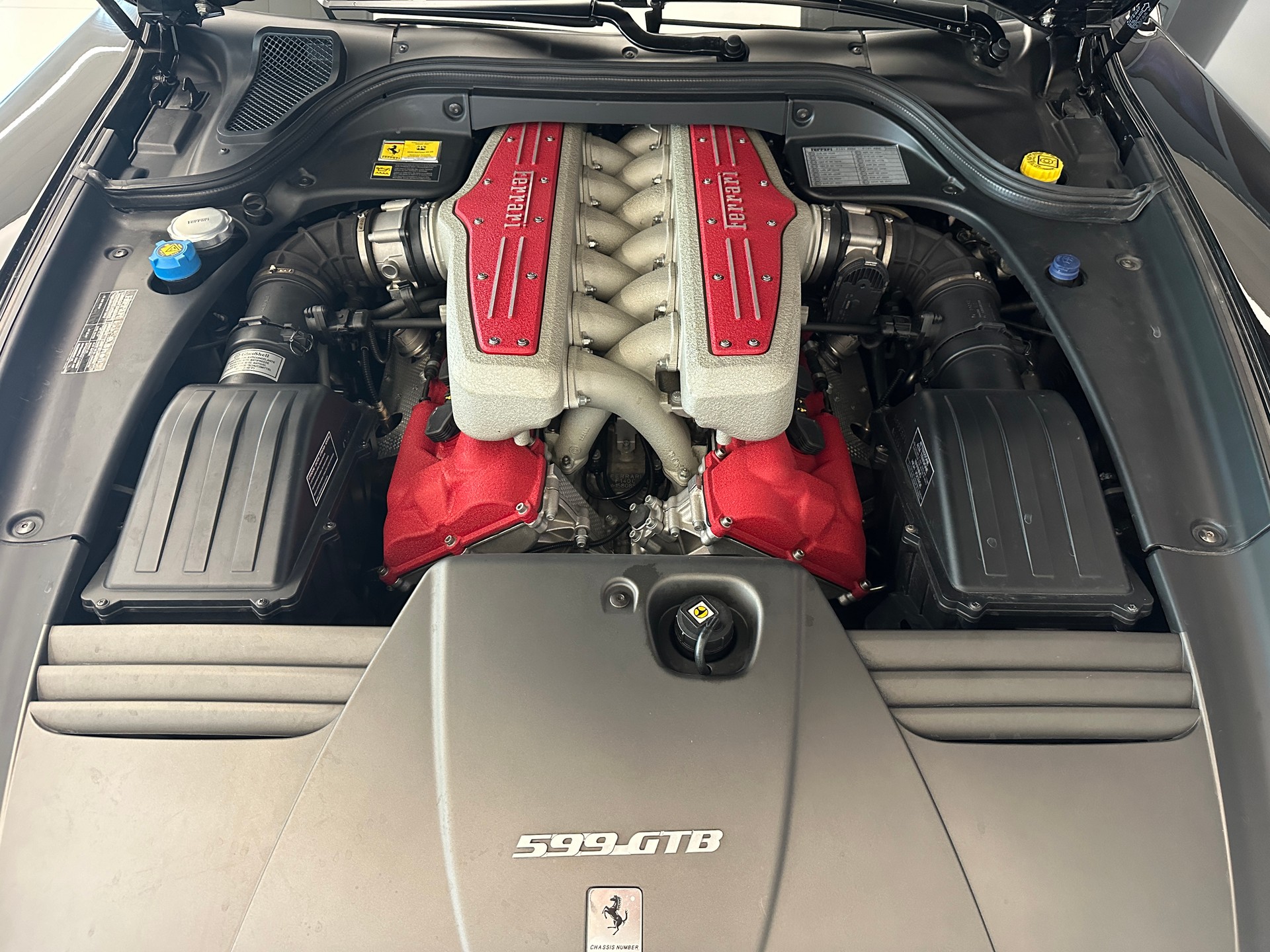 FERRARI 599 GTB-image-14