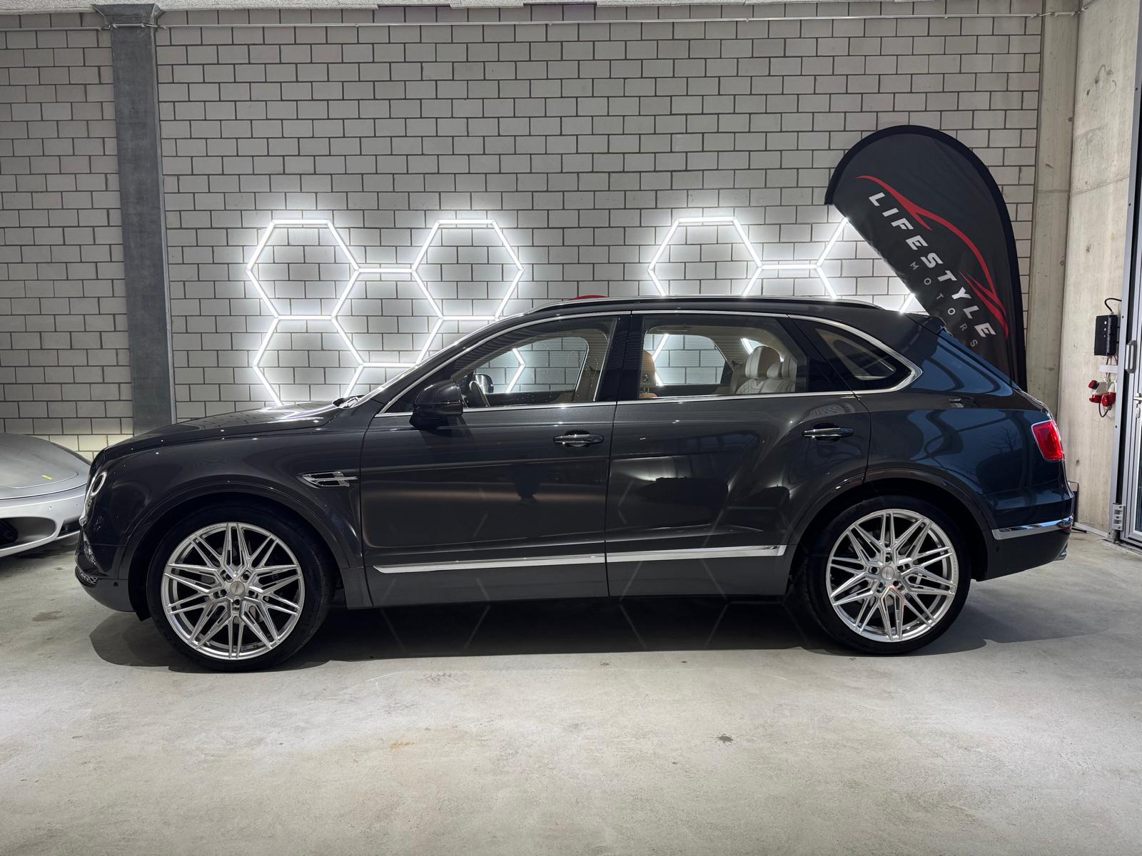 BENTLEY Bentayga W12-image-1