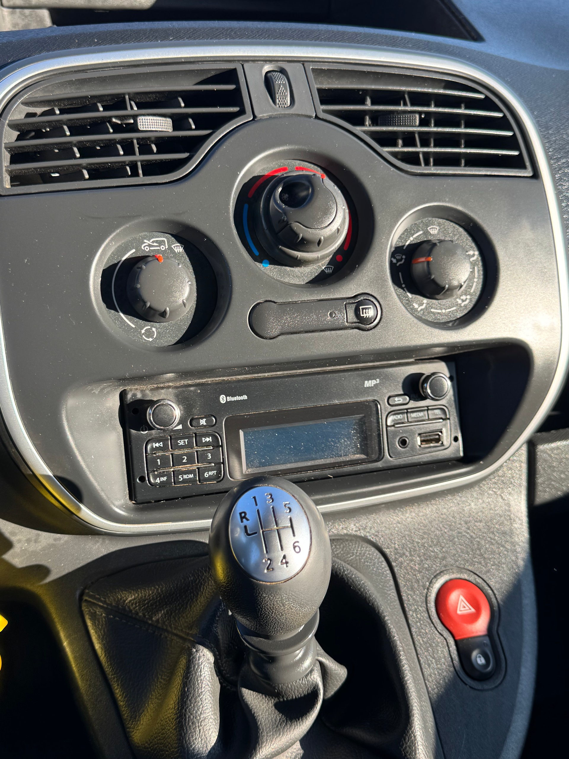 RENAULT Kangoo Medium TCe 115 ENERGY Business-image-11