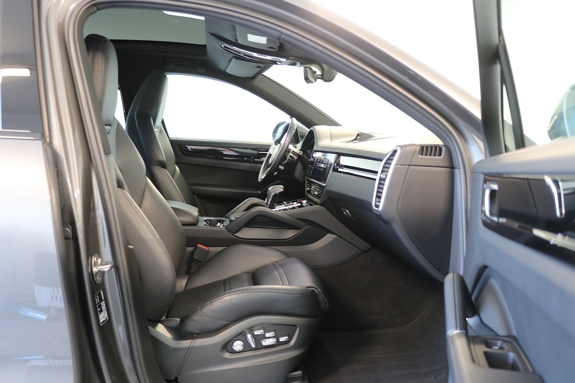 PORSCHE Cayenne S Coupé-image-11