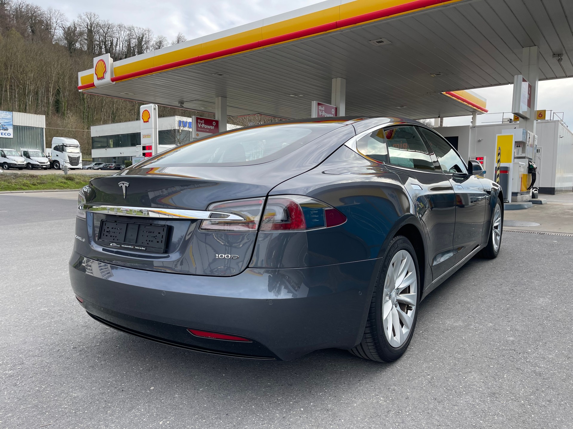 TESLA Model S 100 D-image-5