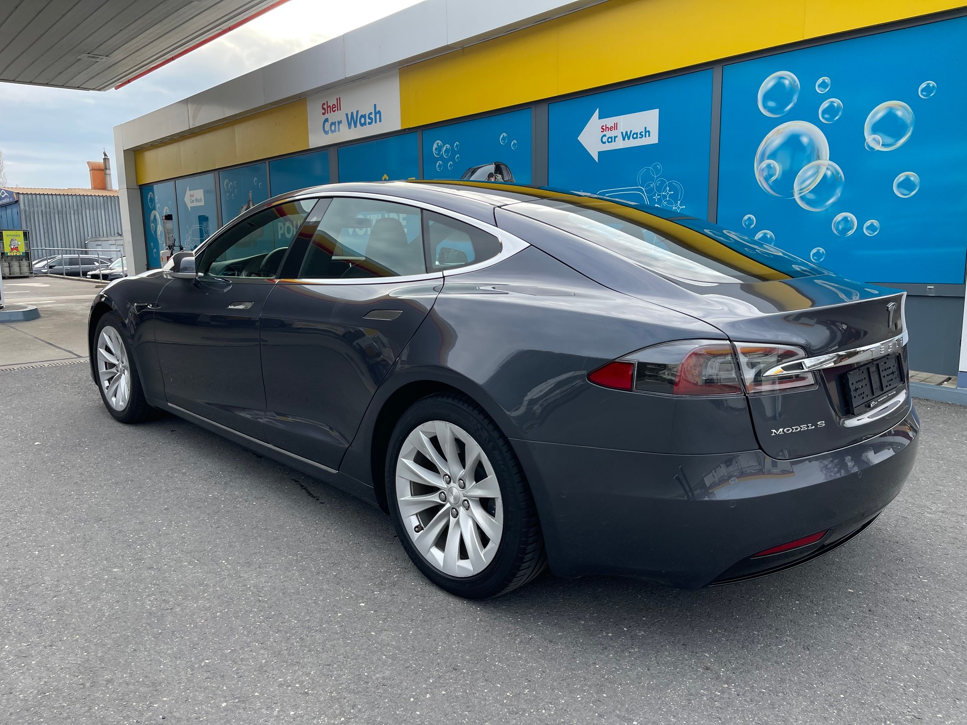 TESLA Model S 100 D-image-4