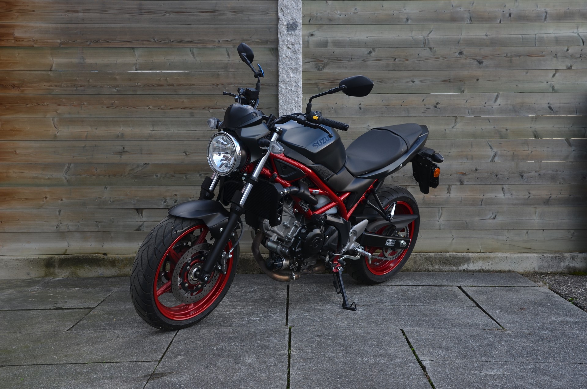 SUZUKI SV 650 ABS L6-showroom-element-1