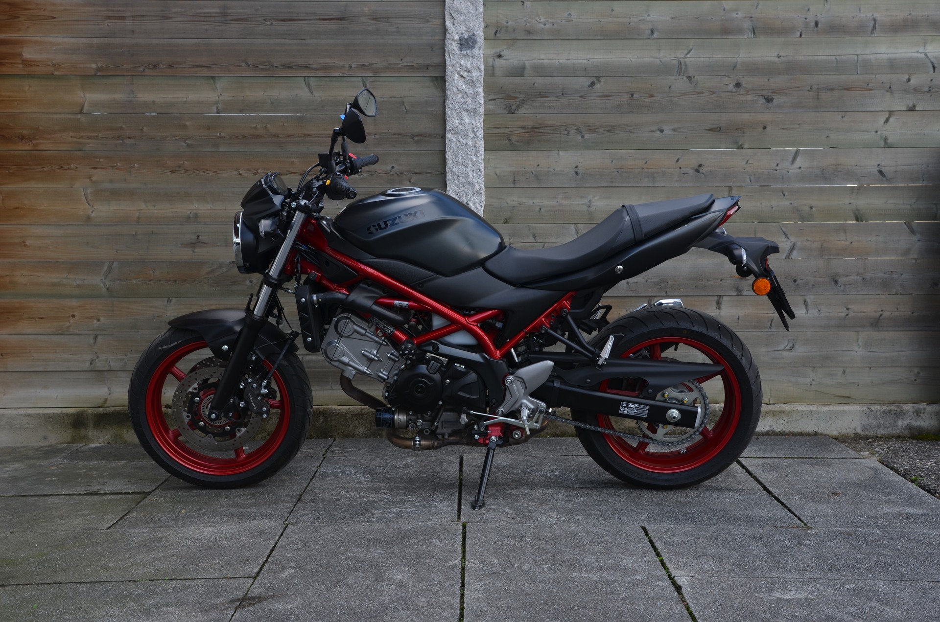 SUZUKI SV 650 ABS L6-showroom-element-3