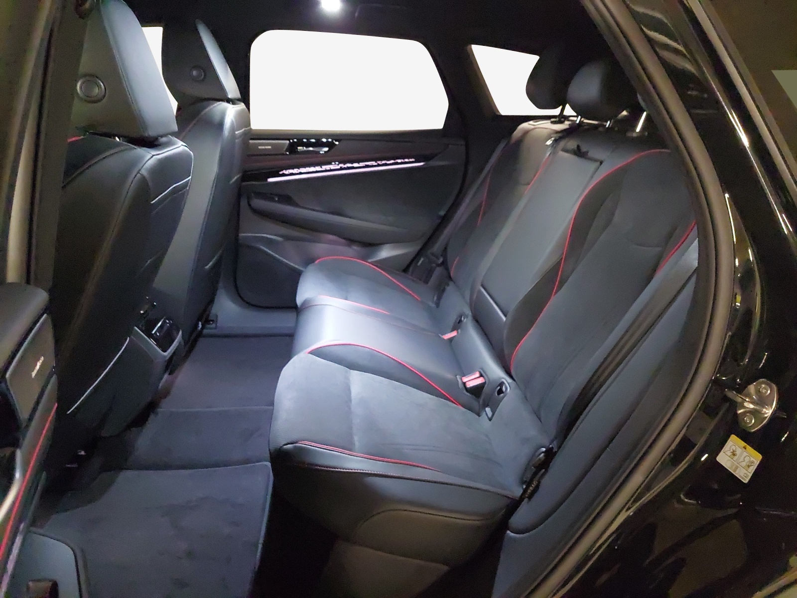 VW ID.7 Tourer GTX 86 kWh GTX 4 Motion-image-11