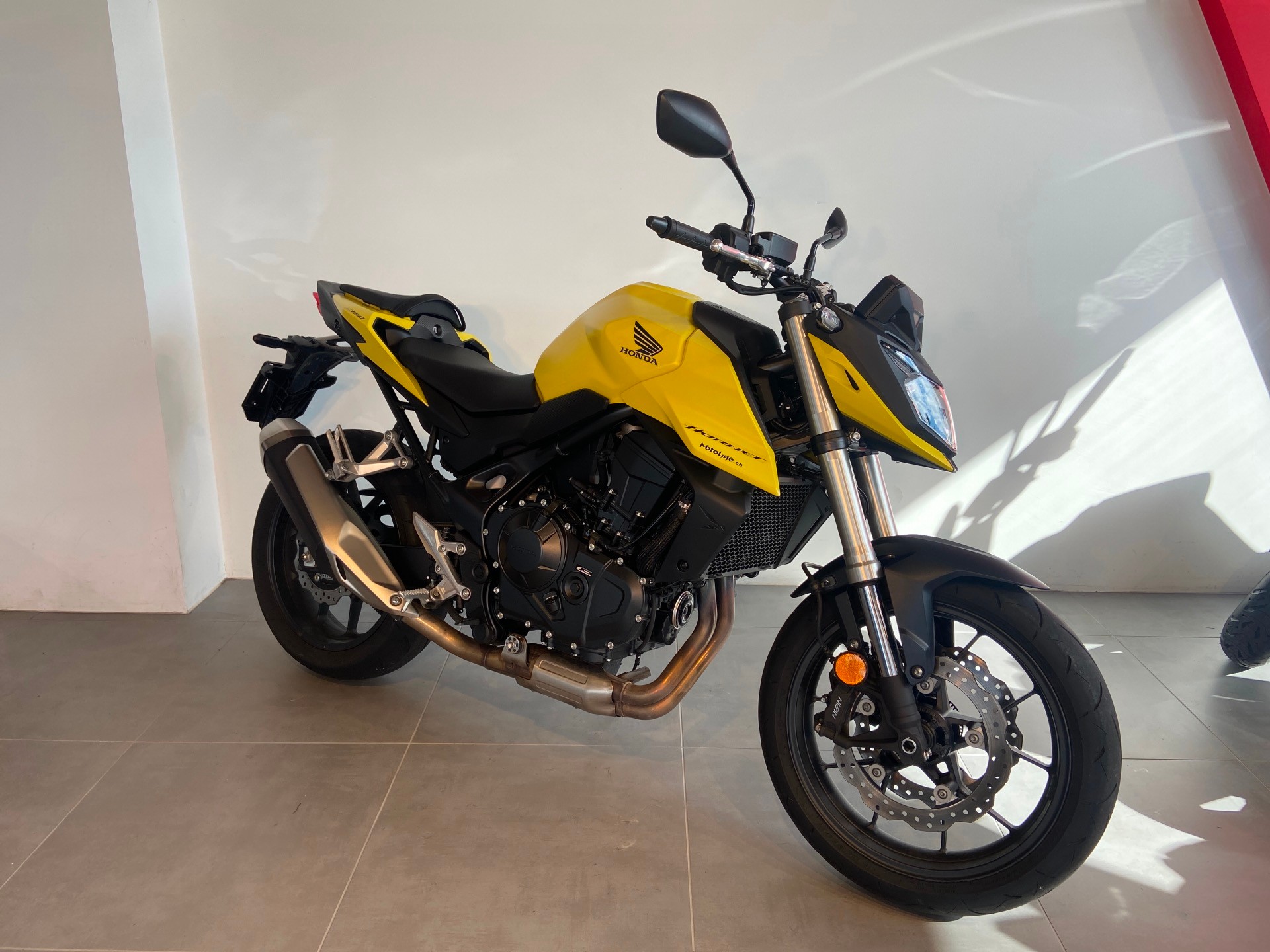 HONDA CB 750 Hornet-image-9