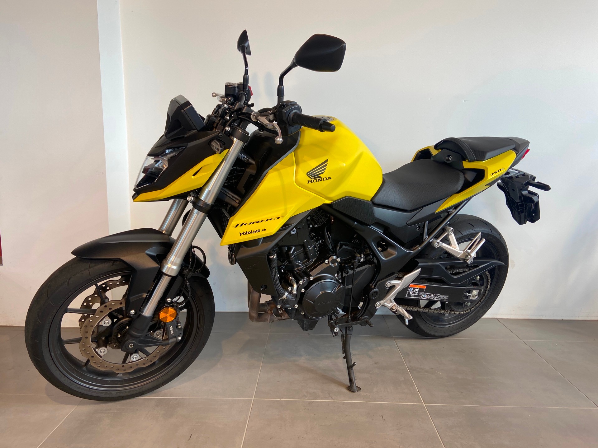 HONDA CB 750 Hornet-showroom-element-2