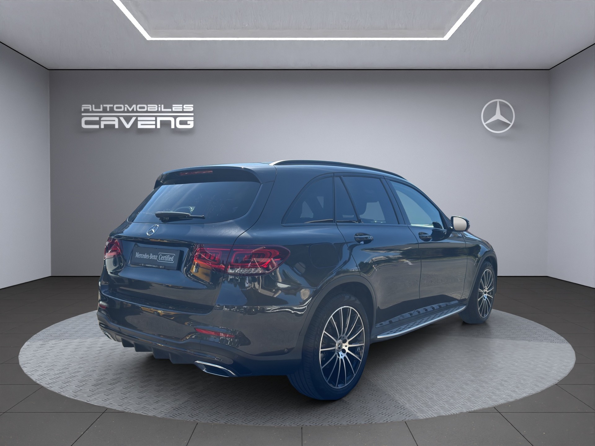 MERCEDES-BENZ GLC 200 AMG Line 4Matic 9G-Tronic-image-4