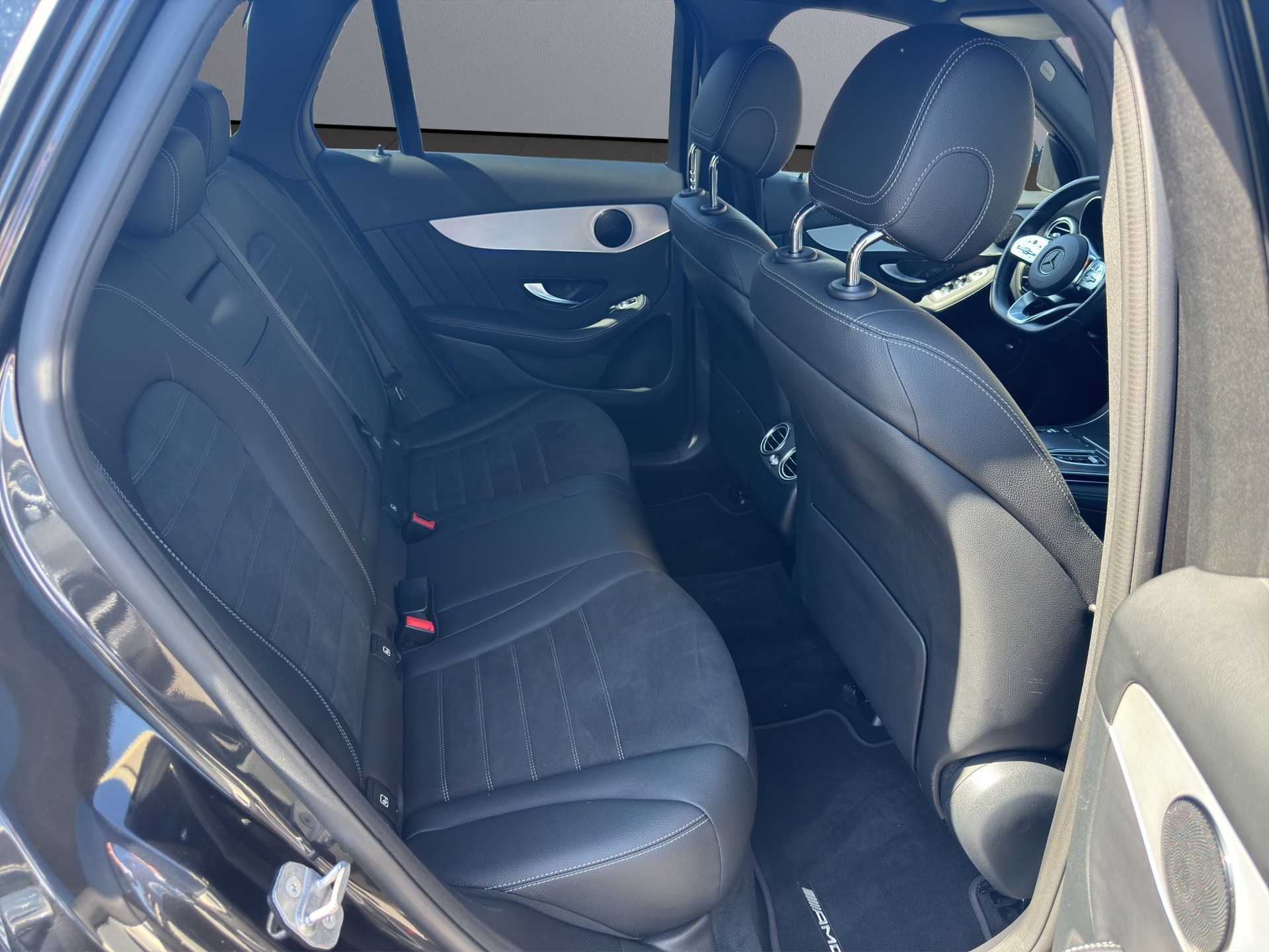 MERCEDES-BENZ GLC 200 AMG Line 4Matic 9G-Tronic-image-15
