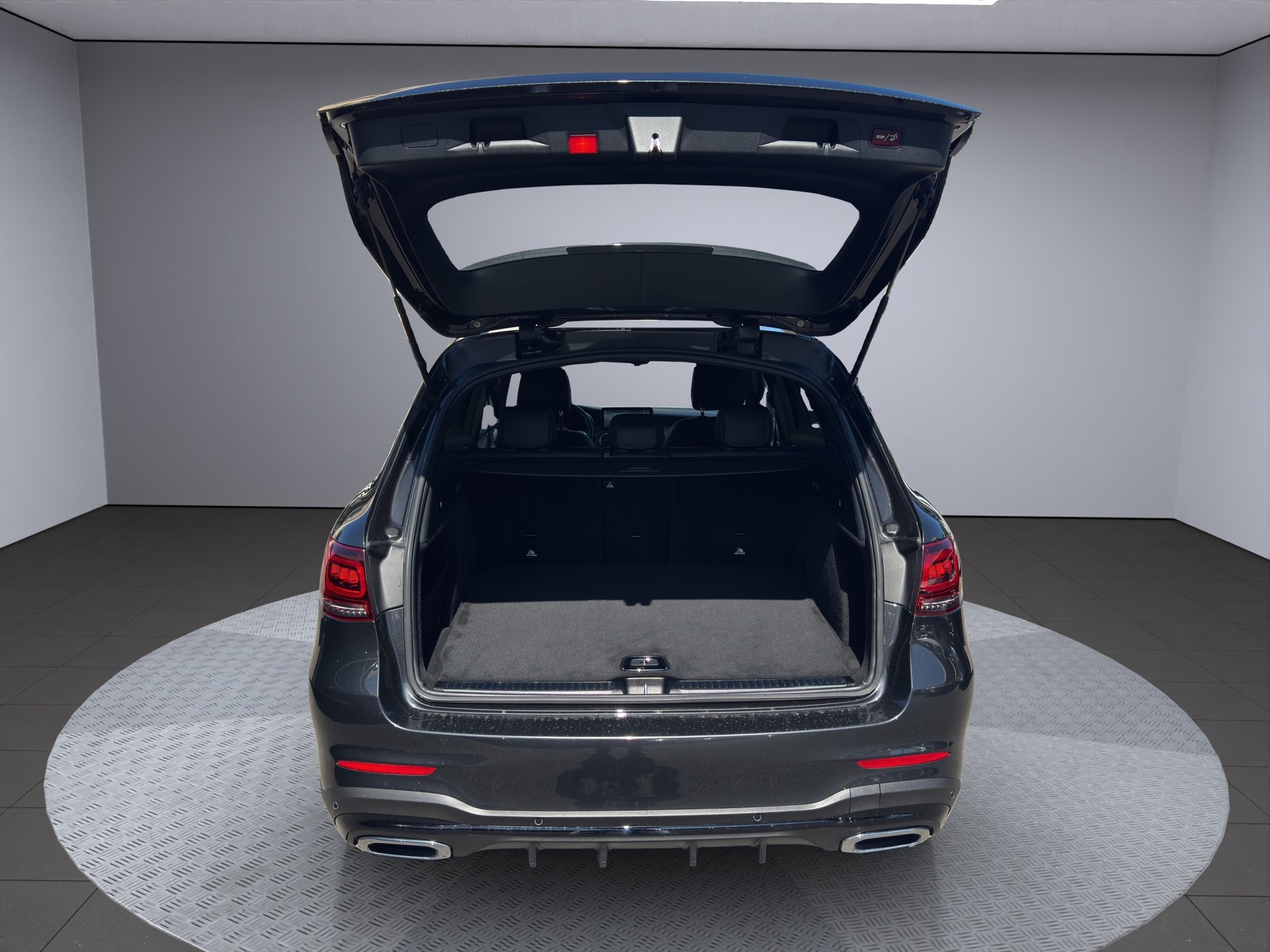 MERCEDES-BENZ GLC 200 AMG Line 4Matic 9G-Tronic-image-16