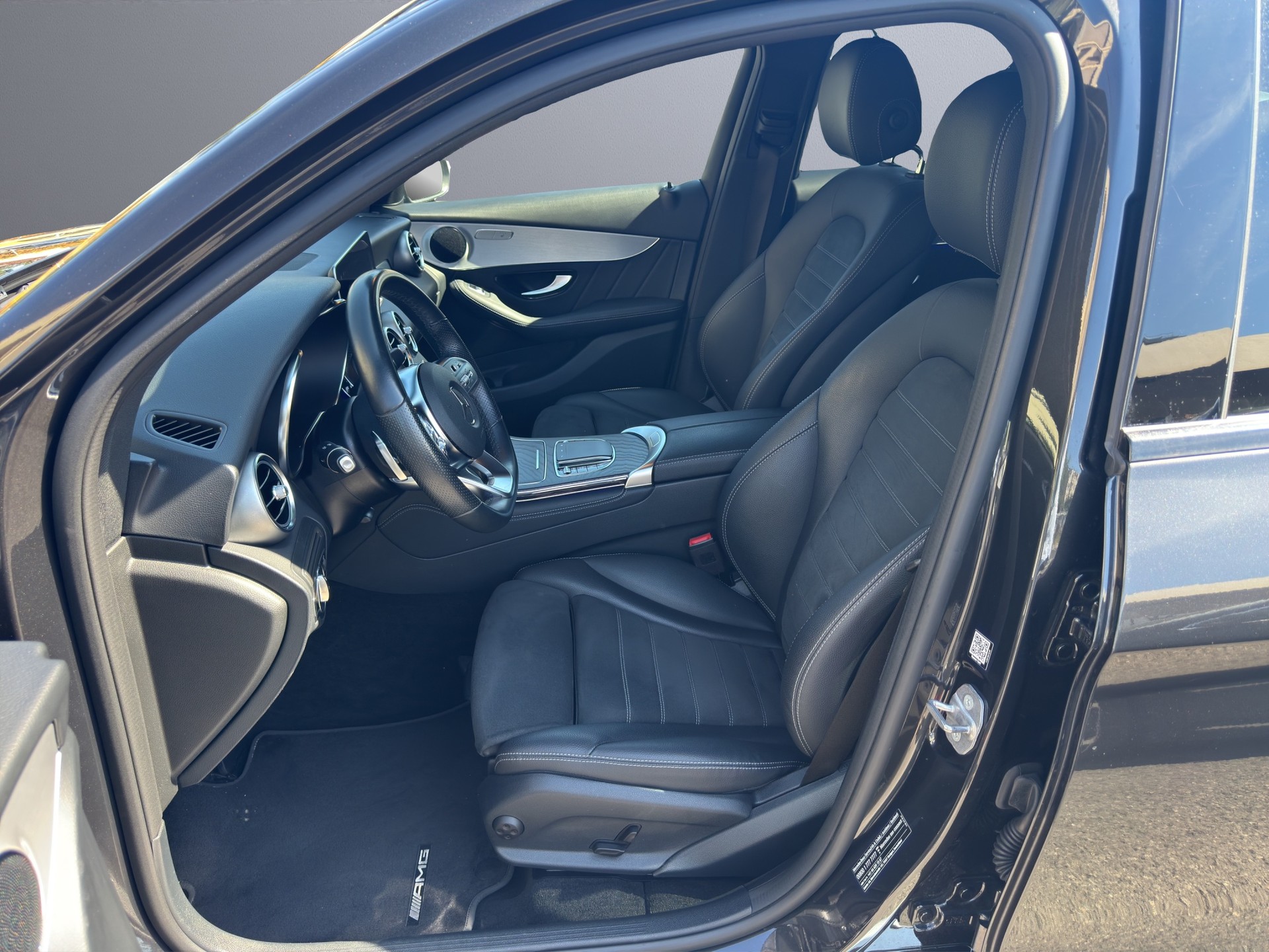 MERCEDES-BENZ GLC 200 AMG Line 4Matic 9G-Tronic-image-9