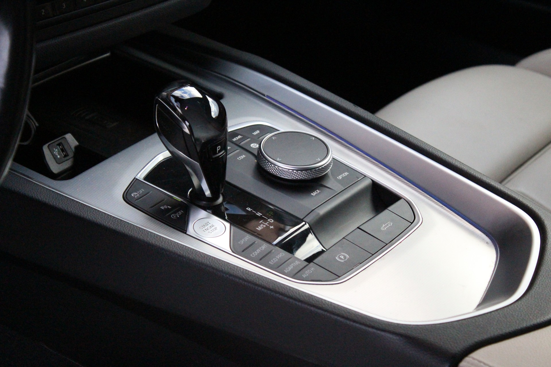 BMW Z4 M40i Steptronic - "Harman&Kardon * Head-Up Display * LED Adapt. * Jantes 19' M * Driving Assistant"-image-12