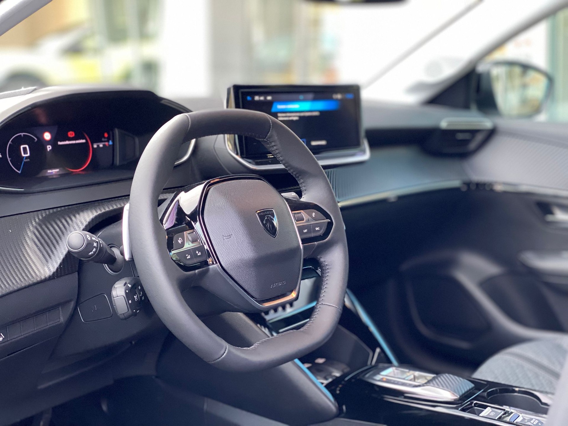 PEUGEOT 208 1.2 MHEV 110 Allure Premium-image-8