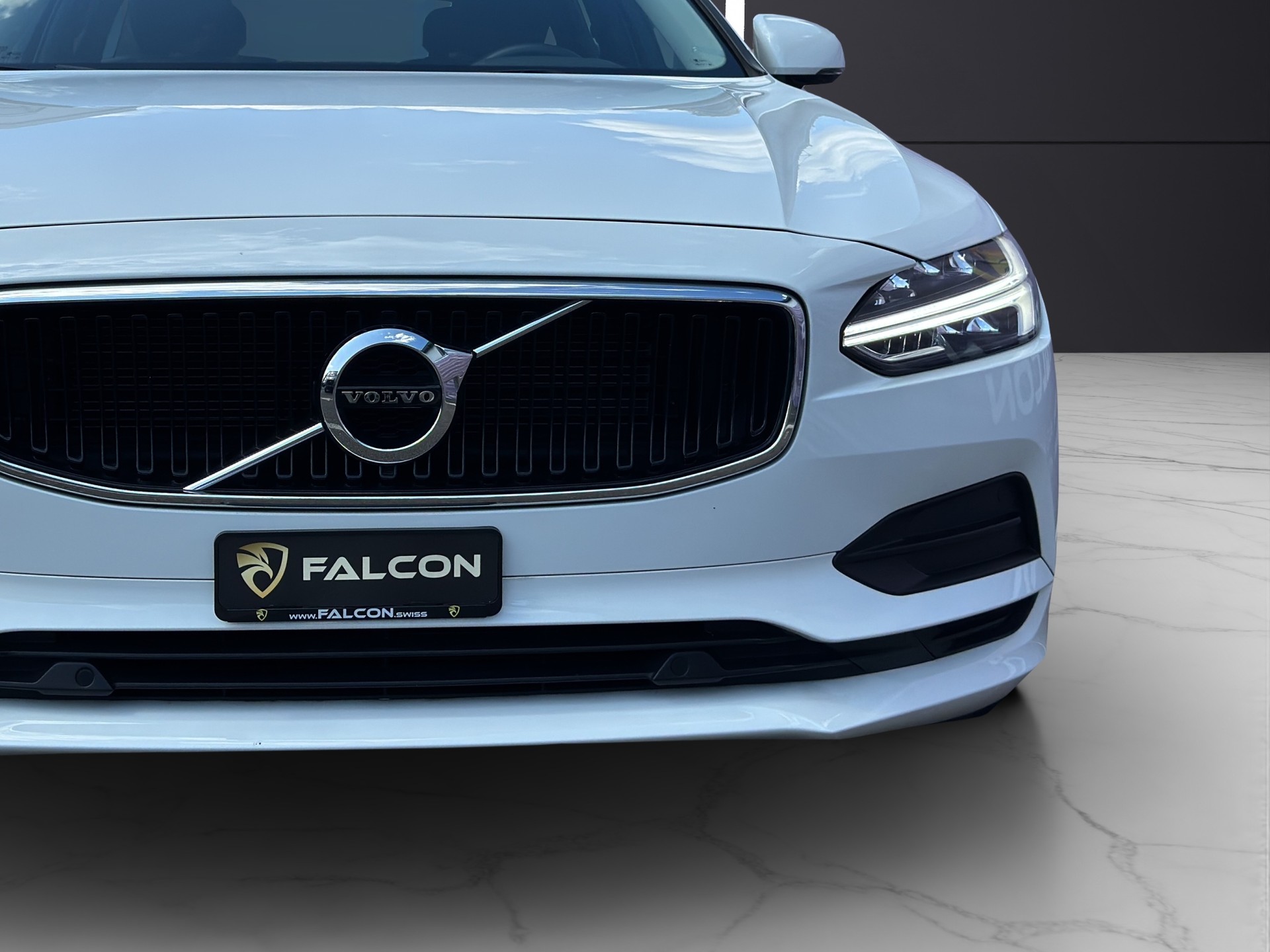 VOLVO V90 D3 Momentum Geartronic-image-49
