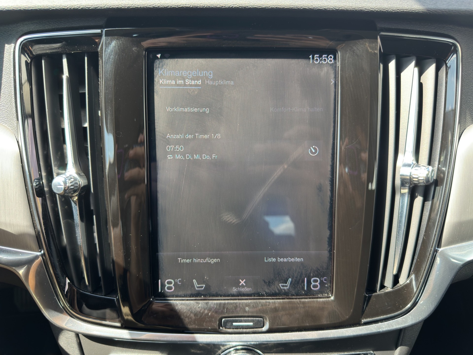 VOLVO V90 D3 Momentum Geartronic-image-25
