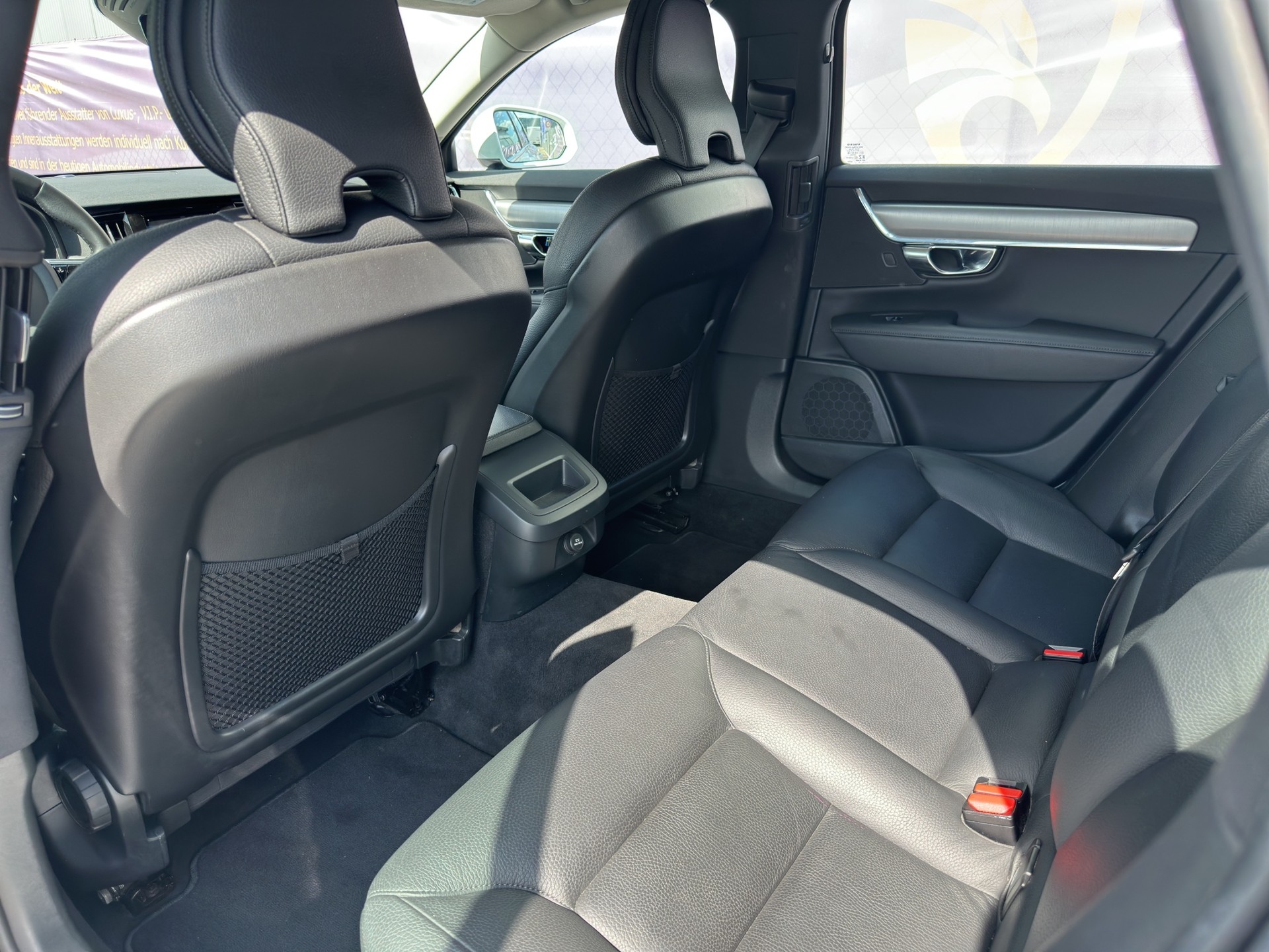 VOLVO V90 D3 Momentum Geartronic-image-57