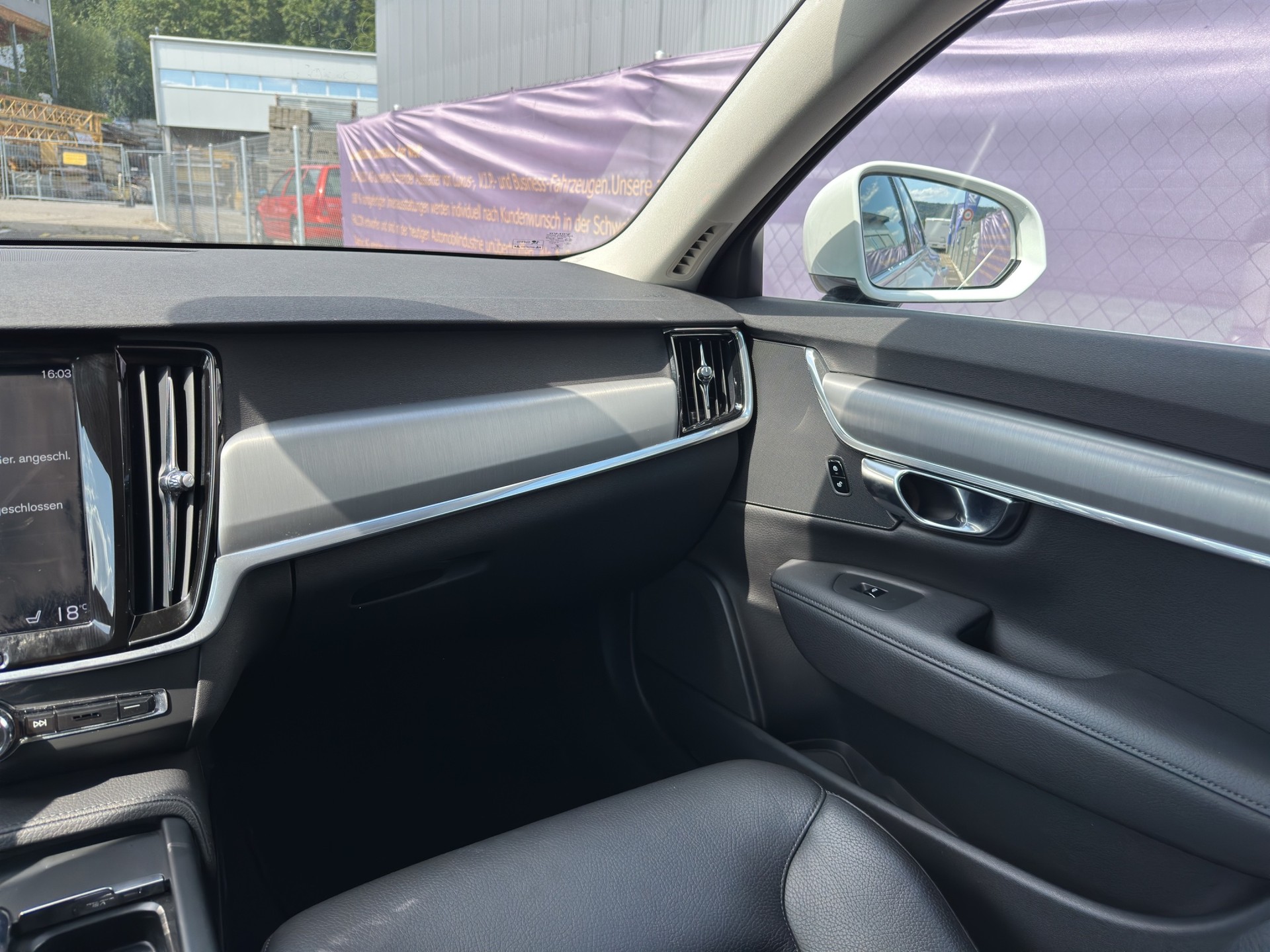 VOLVO V90 D3 Momentum Geartronic-image-52