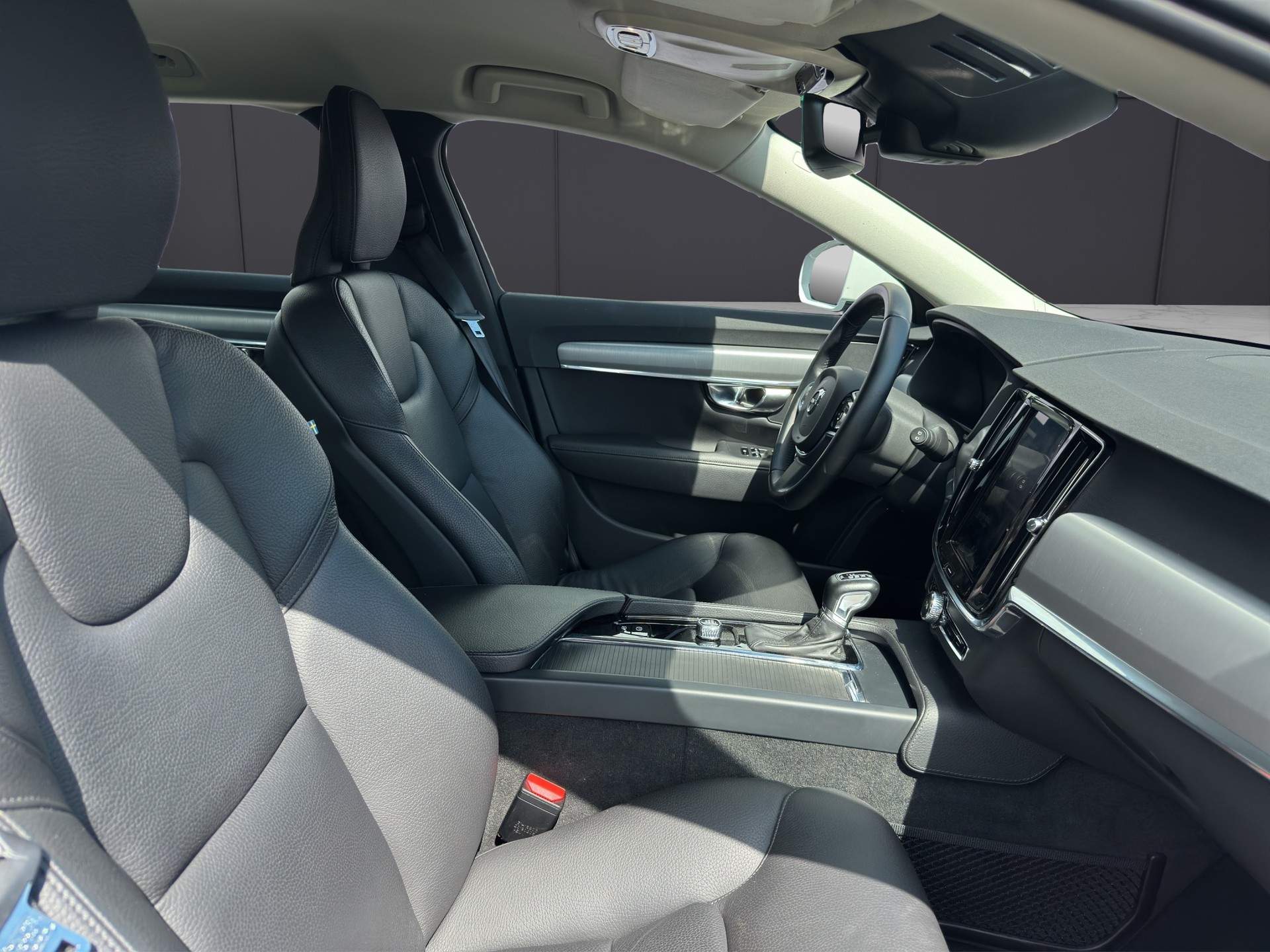 VOLVO V90 D3 Momentum Geartronic-image-17