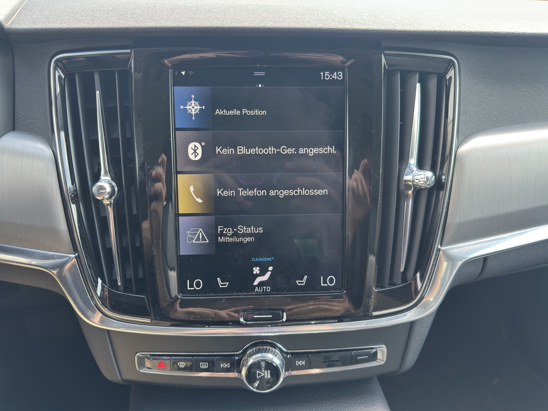 VOLVO V90 D3 Momentum Geartronic-image-24