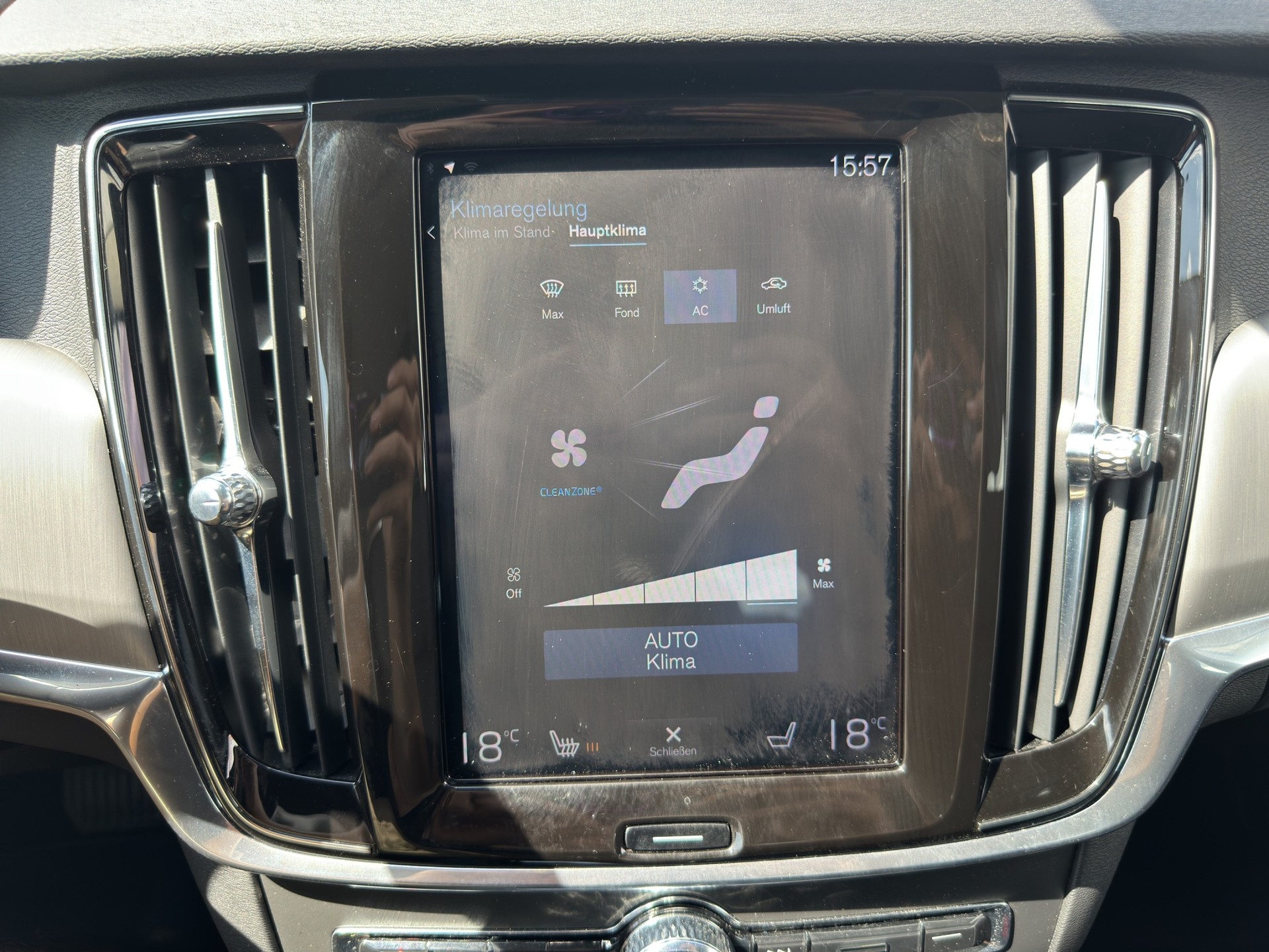 VOLVO V90 D3 Momentum Geartronic-image-27