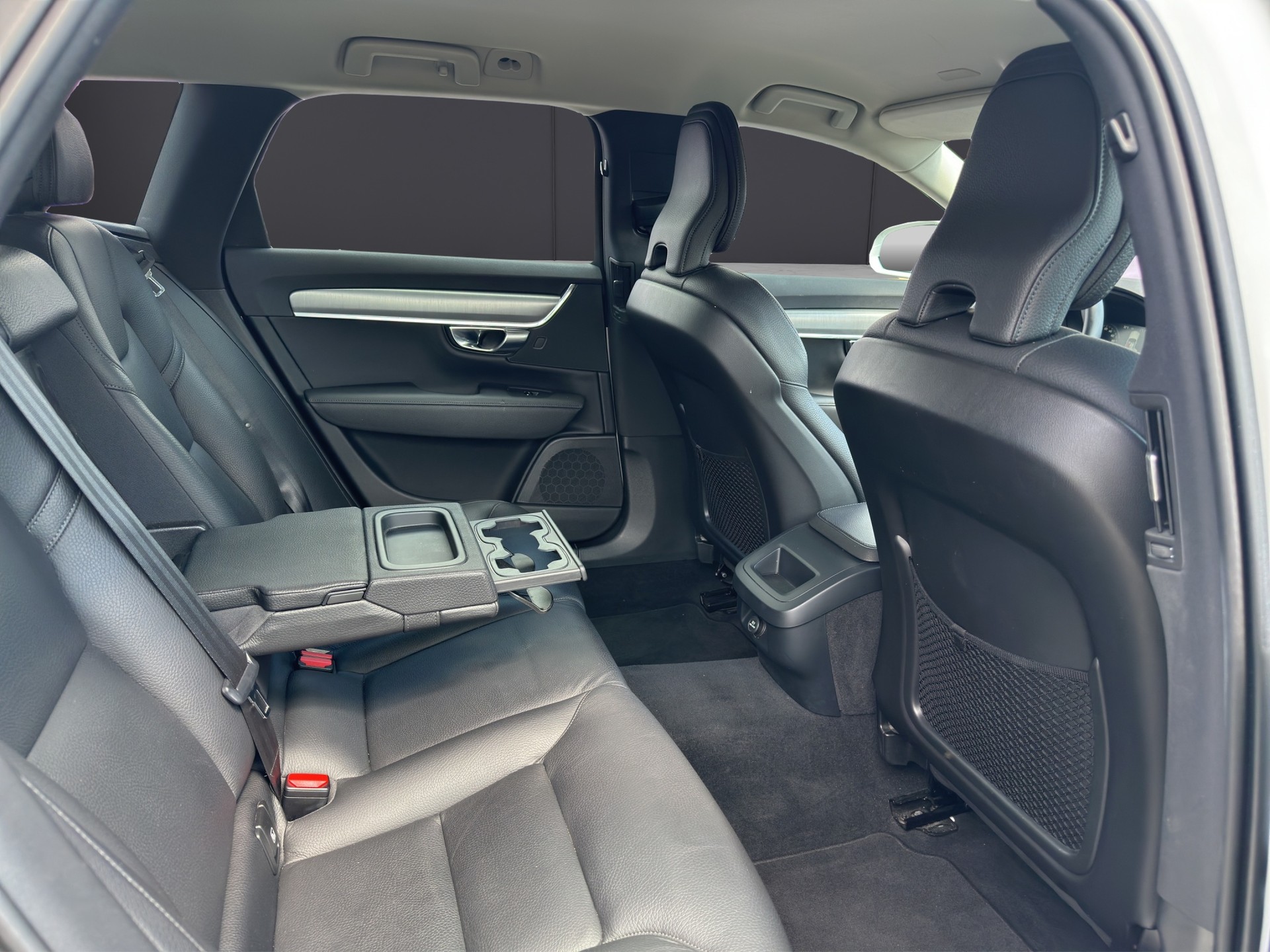 VOLVO V90 D3 Momentum Geartronic-image-39