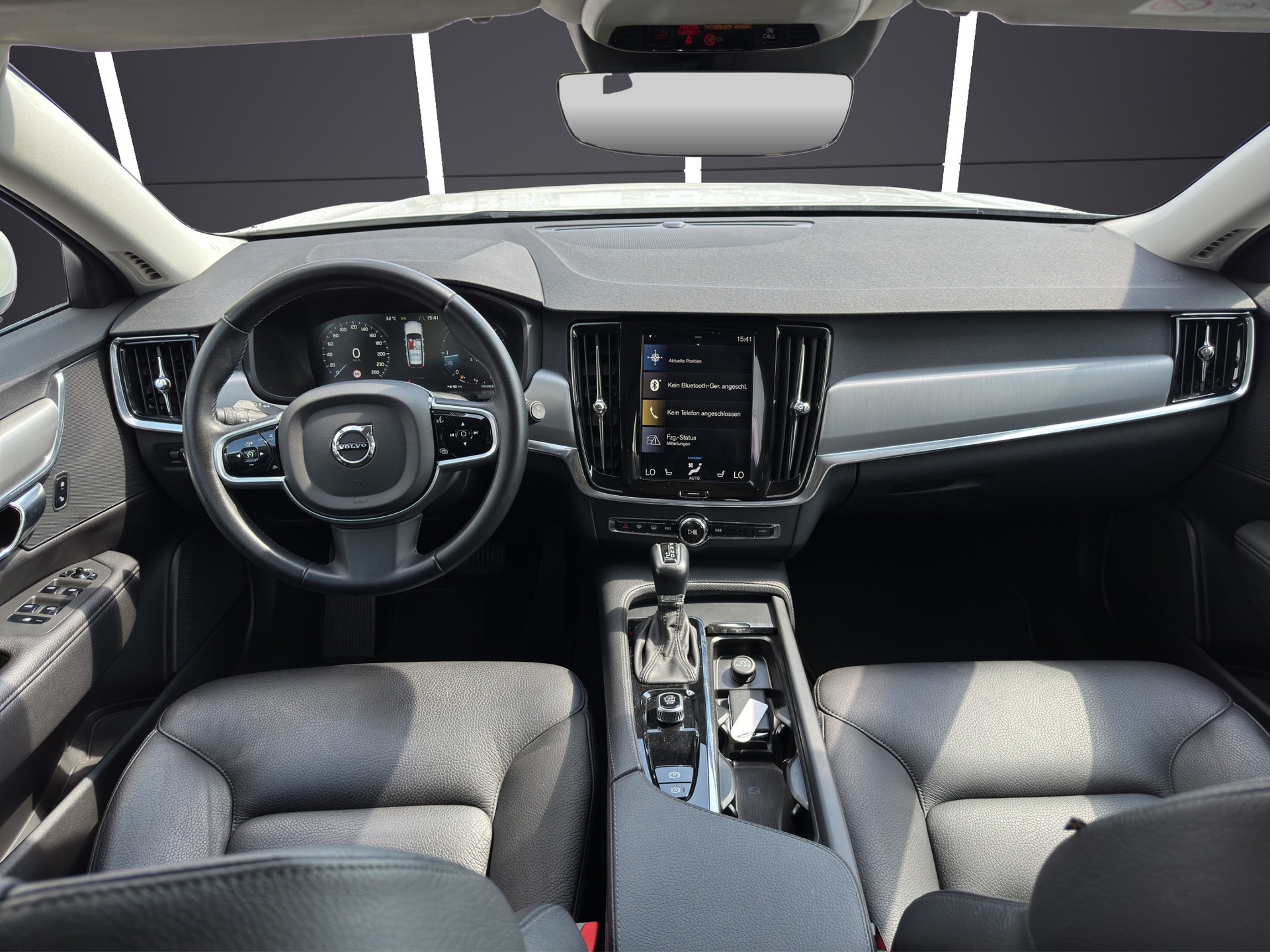 VOLVO V90 D3 Momentum Geartronic-image-18