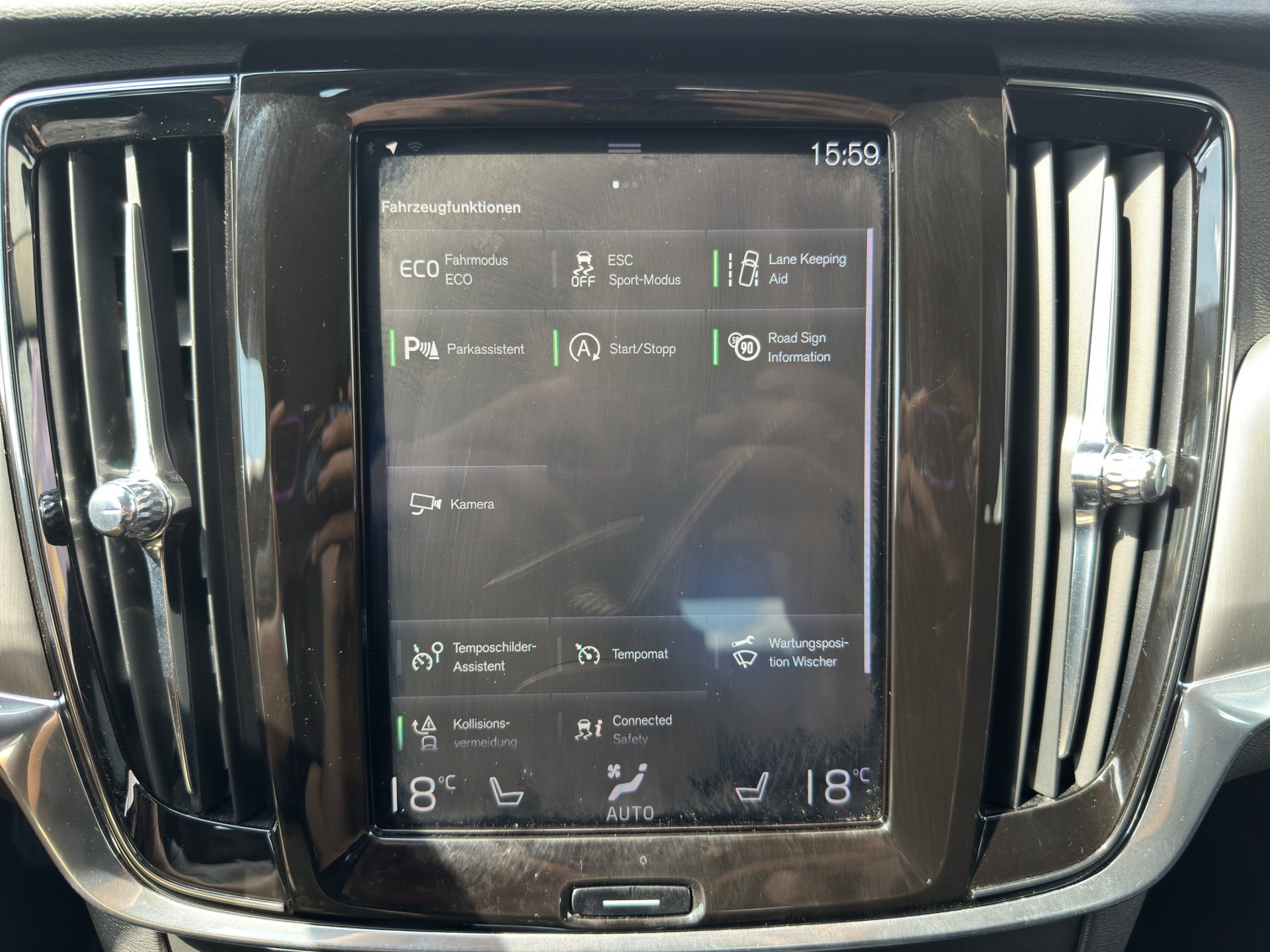 VOLVO V90 D3 Momentum Geartronic-image-33