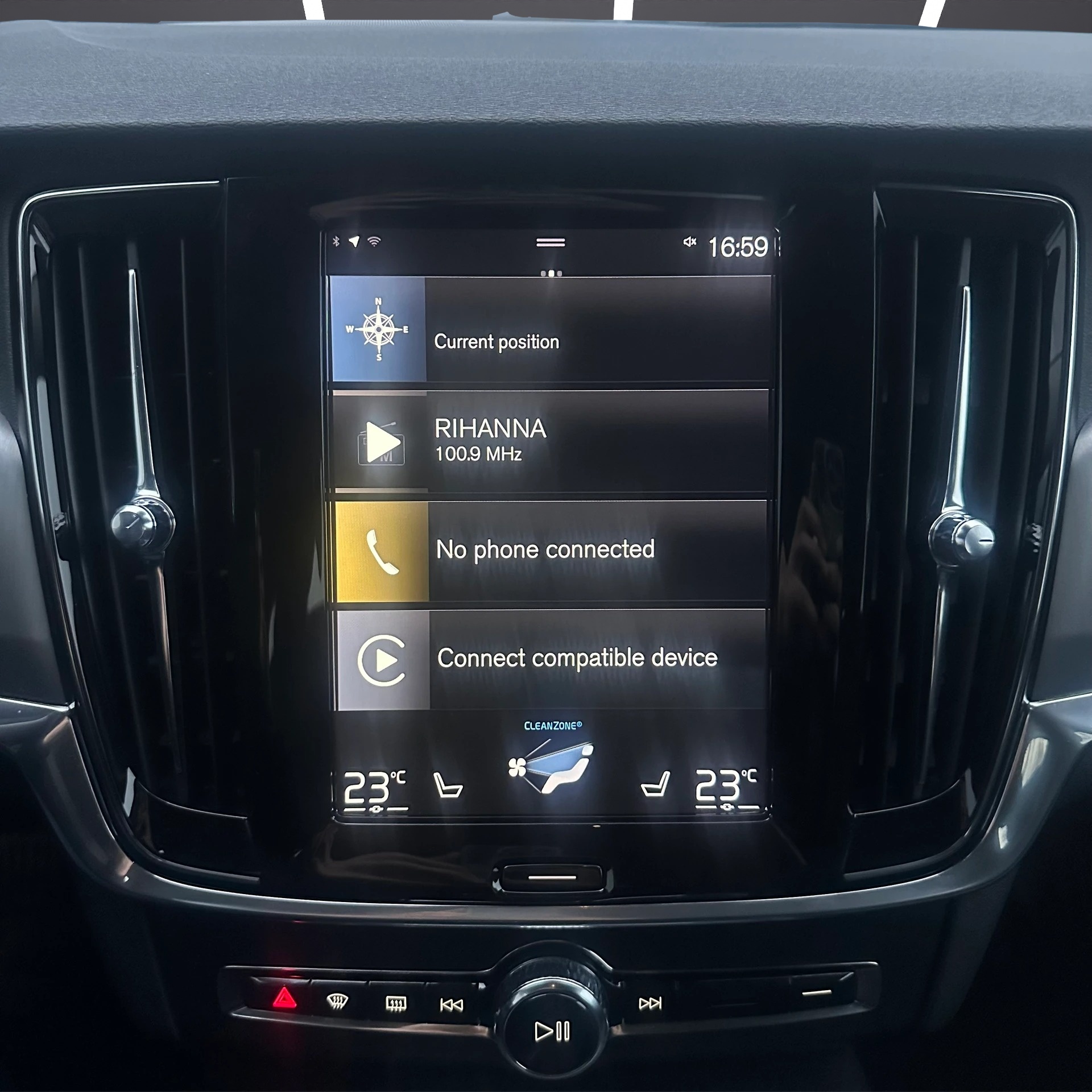 VOLVO V90 D3 Momentum Geartronic-image-23