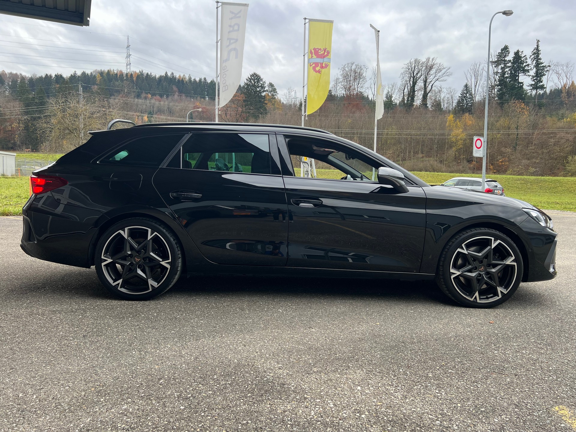 CUPRA LEON "272 PS" !! ST 1.5 E.-HYBRID pHEV. VZ-DSG. CH WAGEN !! AMAG VOLLGARANTIE. TOP AUSSTATTUNG.-image-11