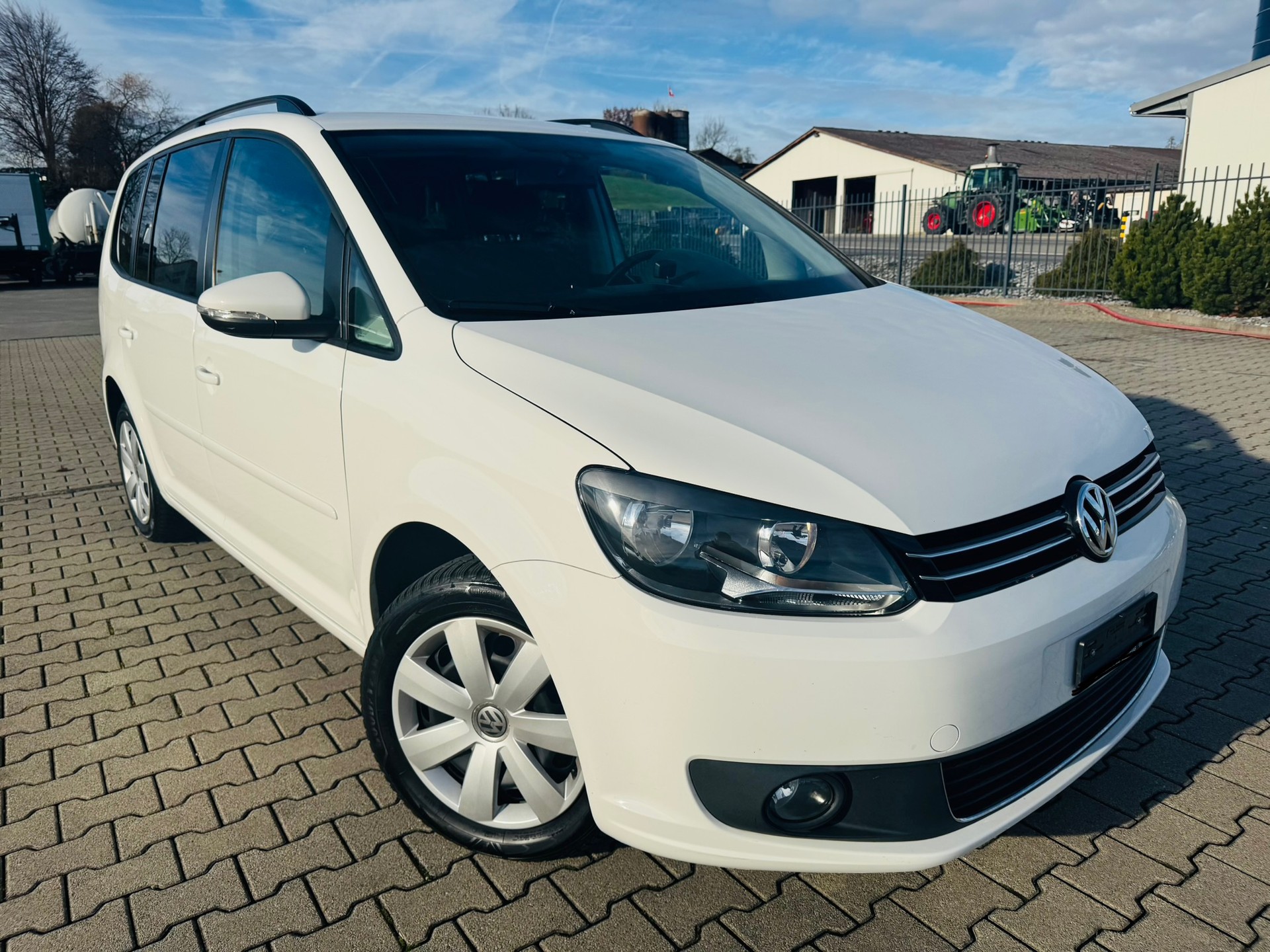 VW Touran 1.6 TDI Trendline DSG .7 Sitzplätze-image-0