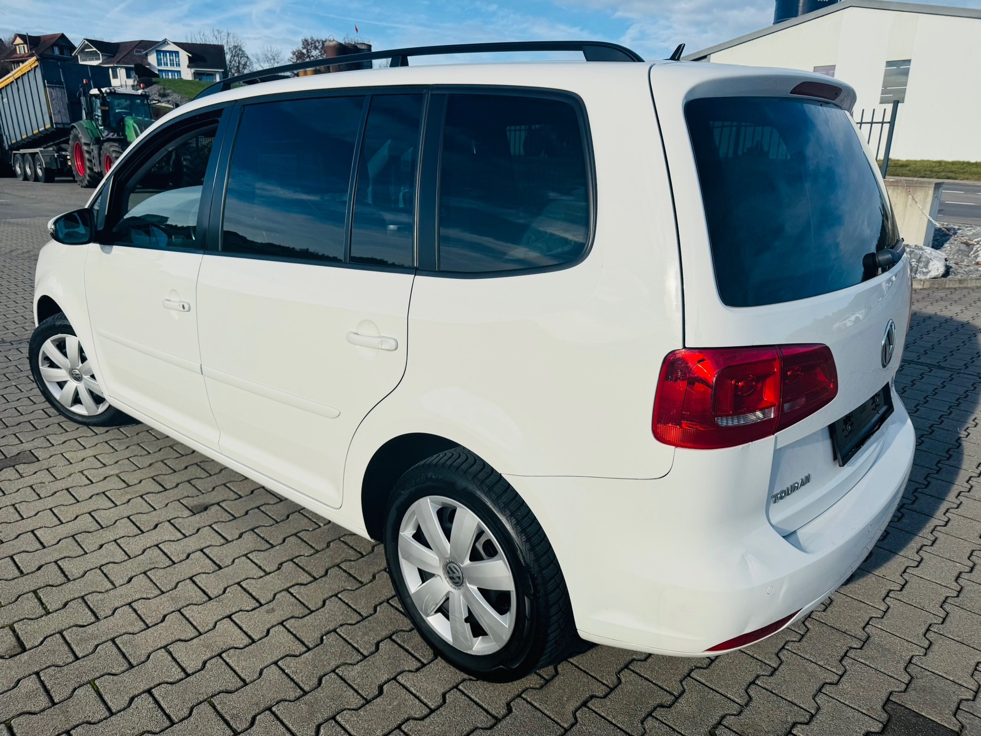 VW Touran 1.6 TDI Trendline DSG .7 Sitzplätze-image-2