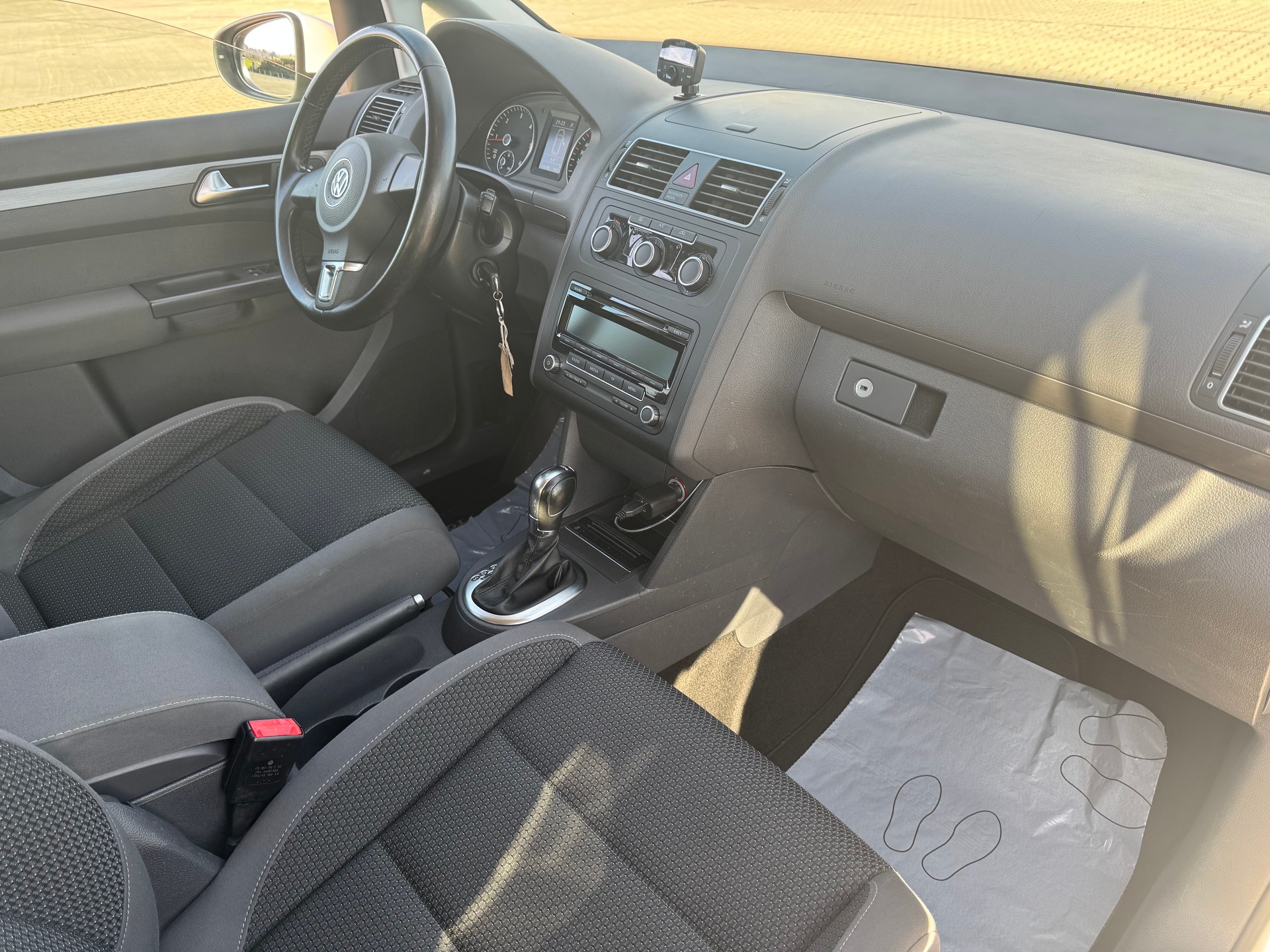 VW Touran 1.6 TDI Trendline DSG .7 Sitzplätze-image-7