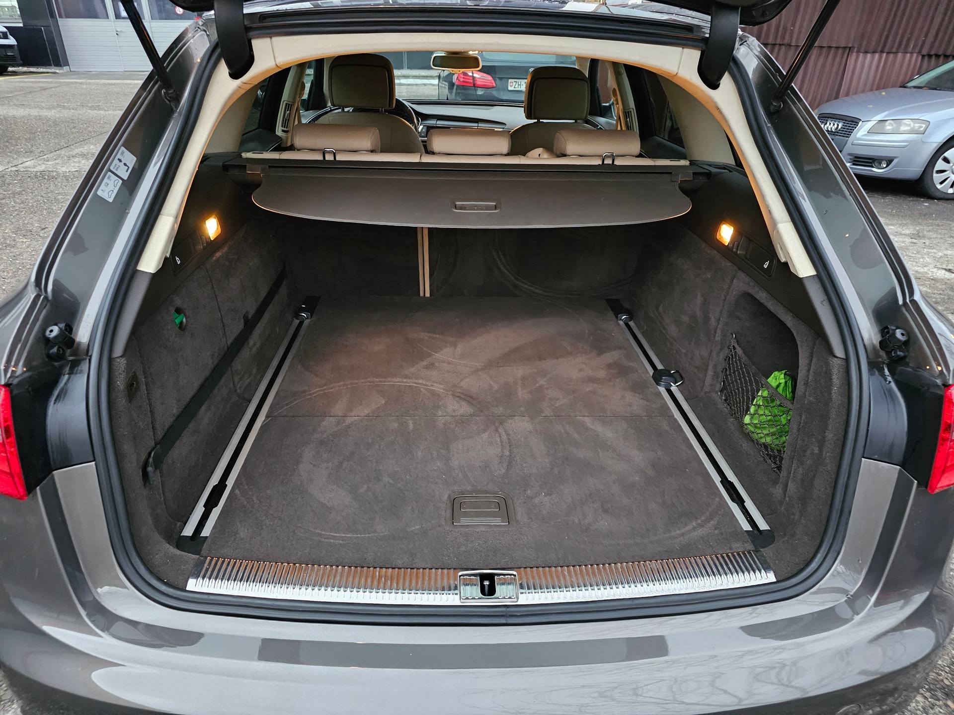 AUDI Audi A6 quattro S-tronic-image-14