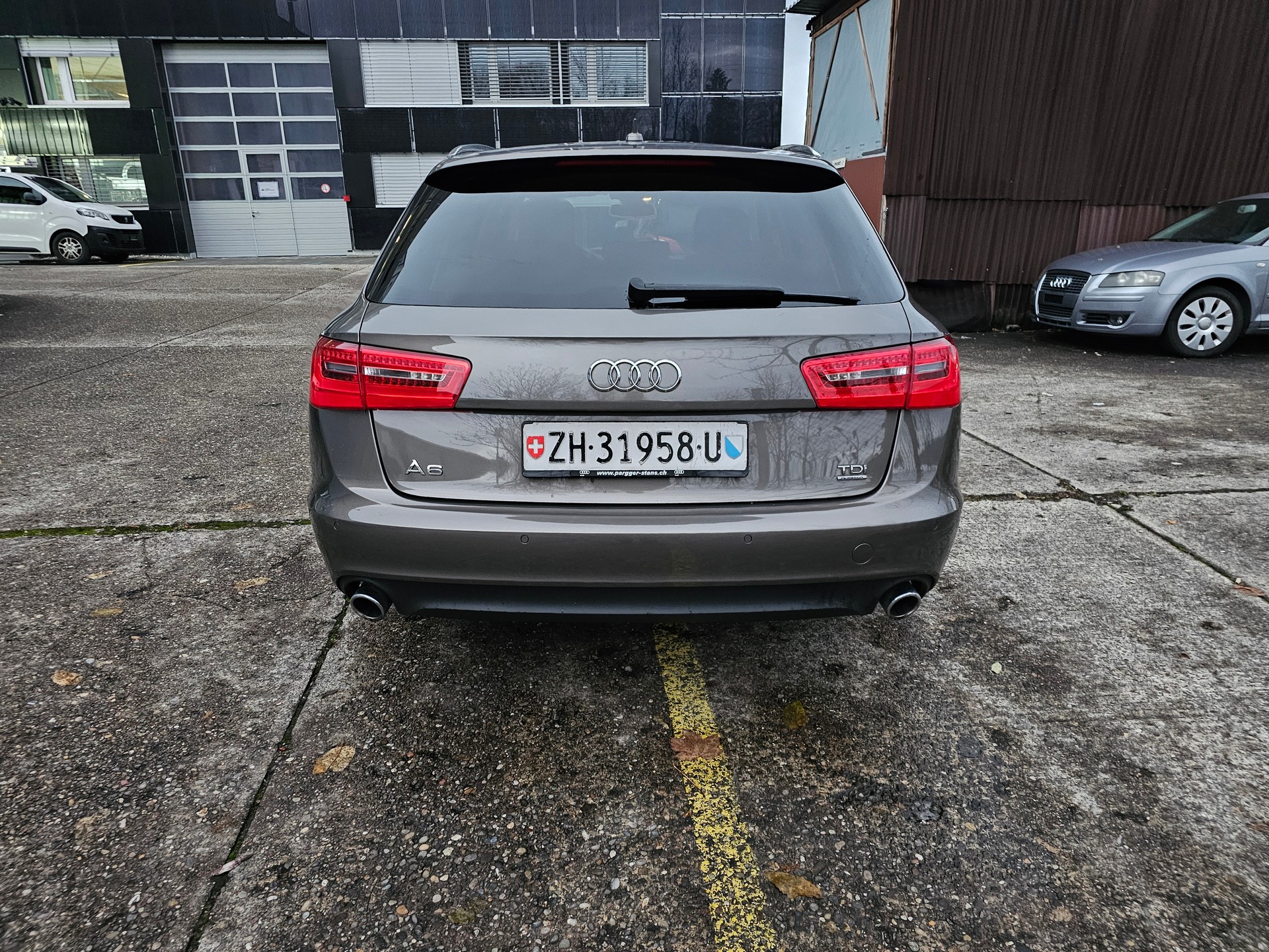 AUDI Audi A6 quattro S-tronic-image-4
