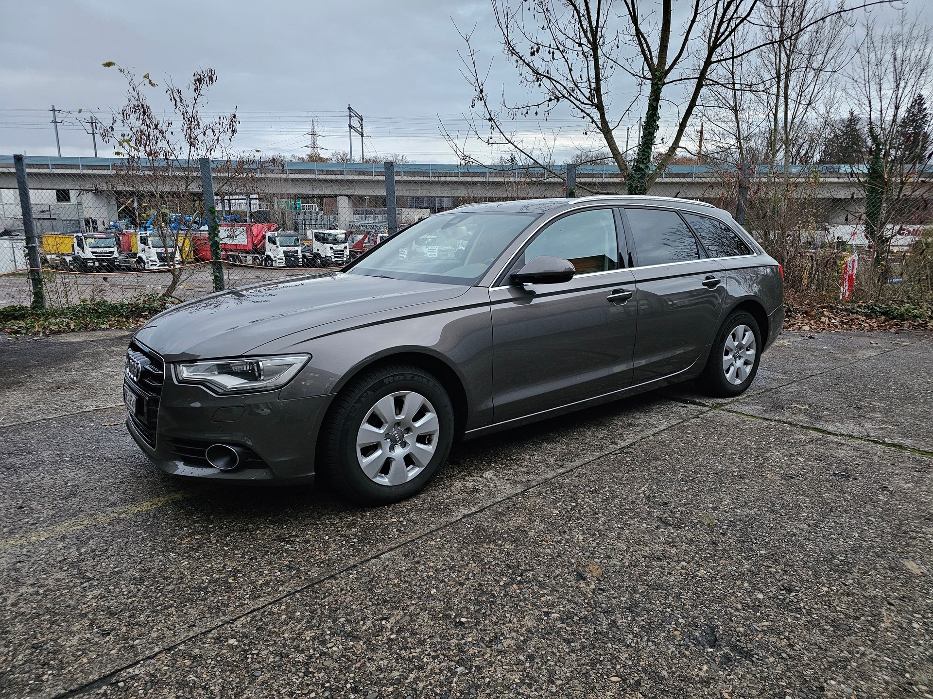 AUDI quattro S-tronic