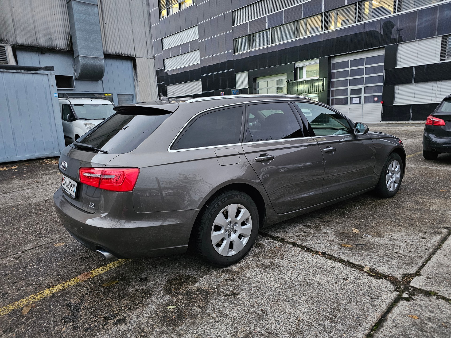 AUDI Audi A6 quattro S-tronic-image-3