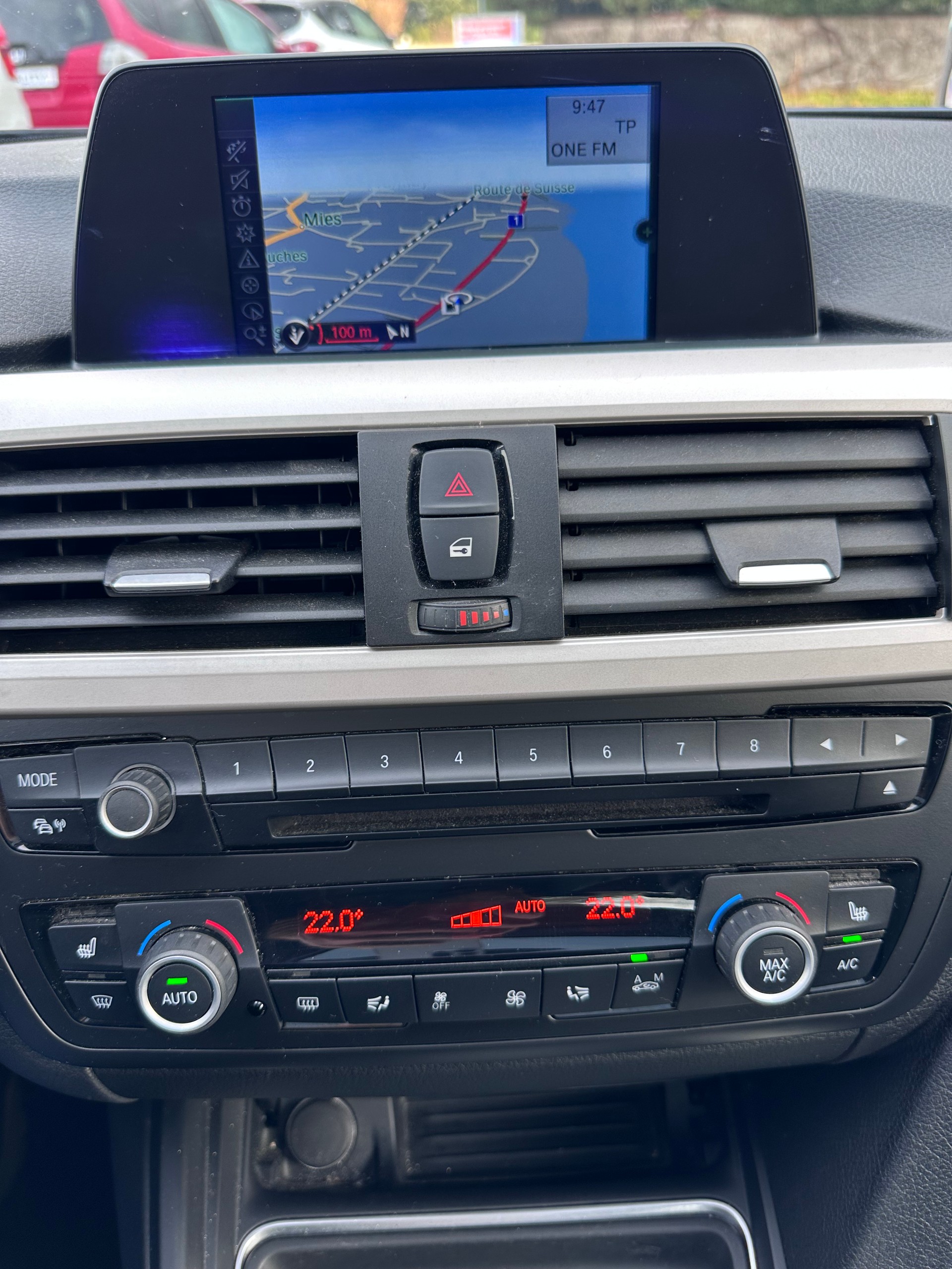 BMW 320d xDrive Steptronic-image-12