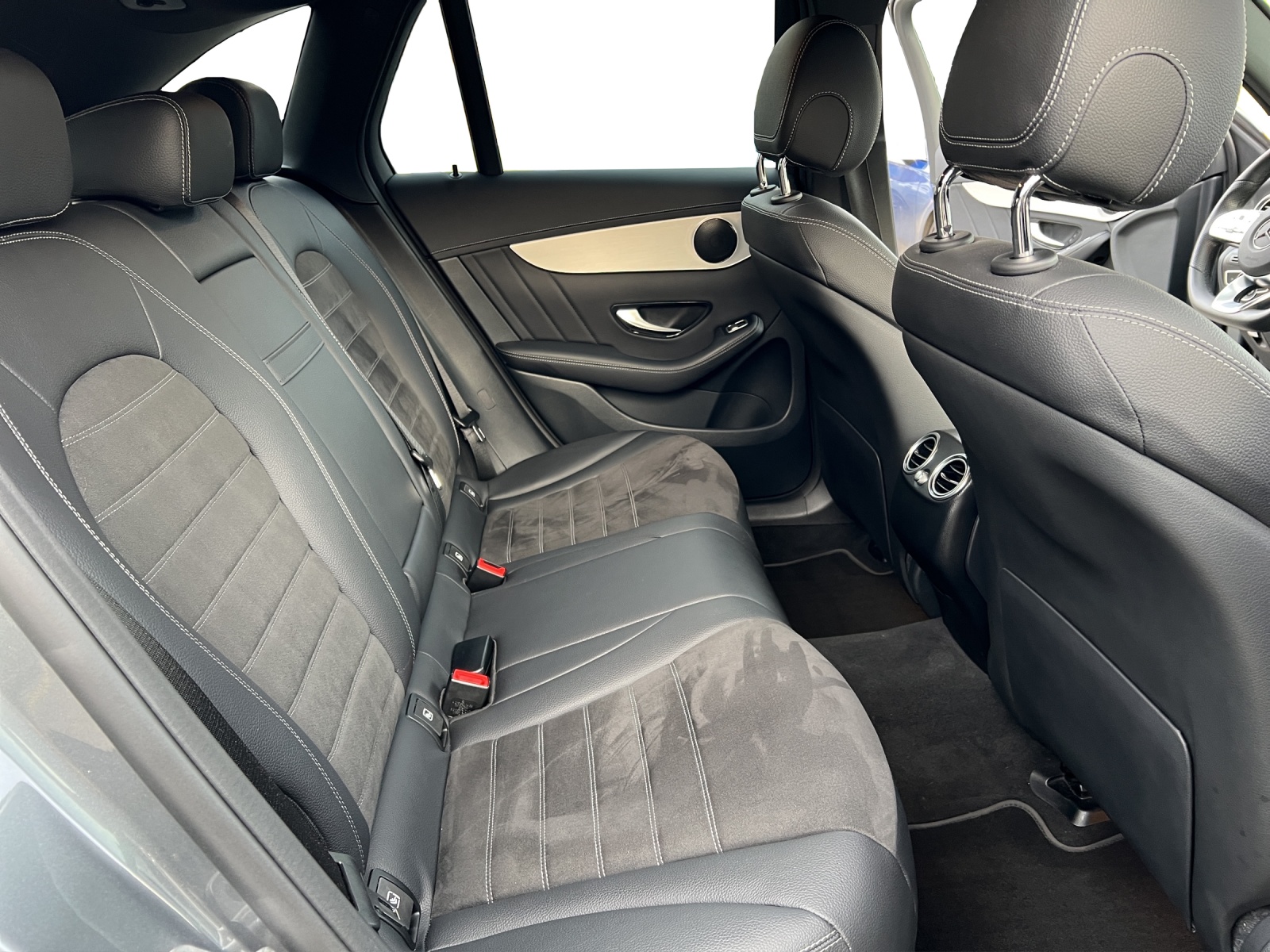 MERCEDES-BENZ GLC 200 AMG Line 4Matic-image-15