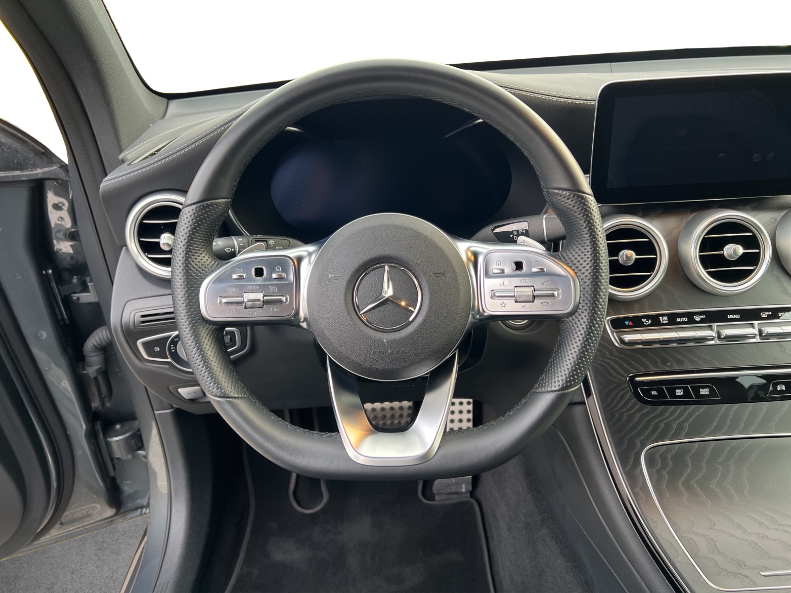 MERCEDES-BENZ GLC 200 AMG Line 4Matic-image-10