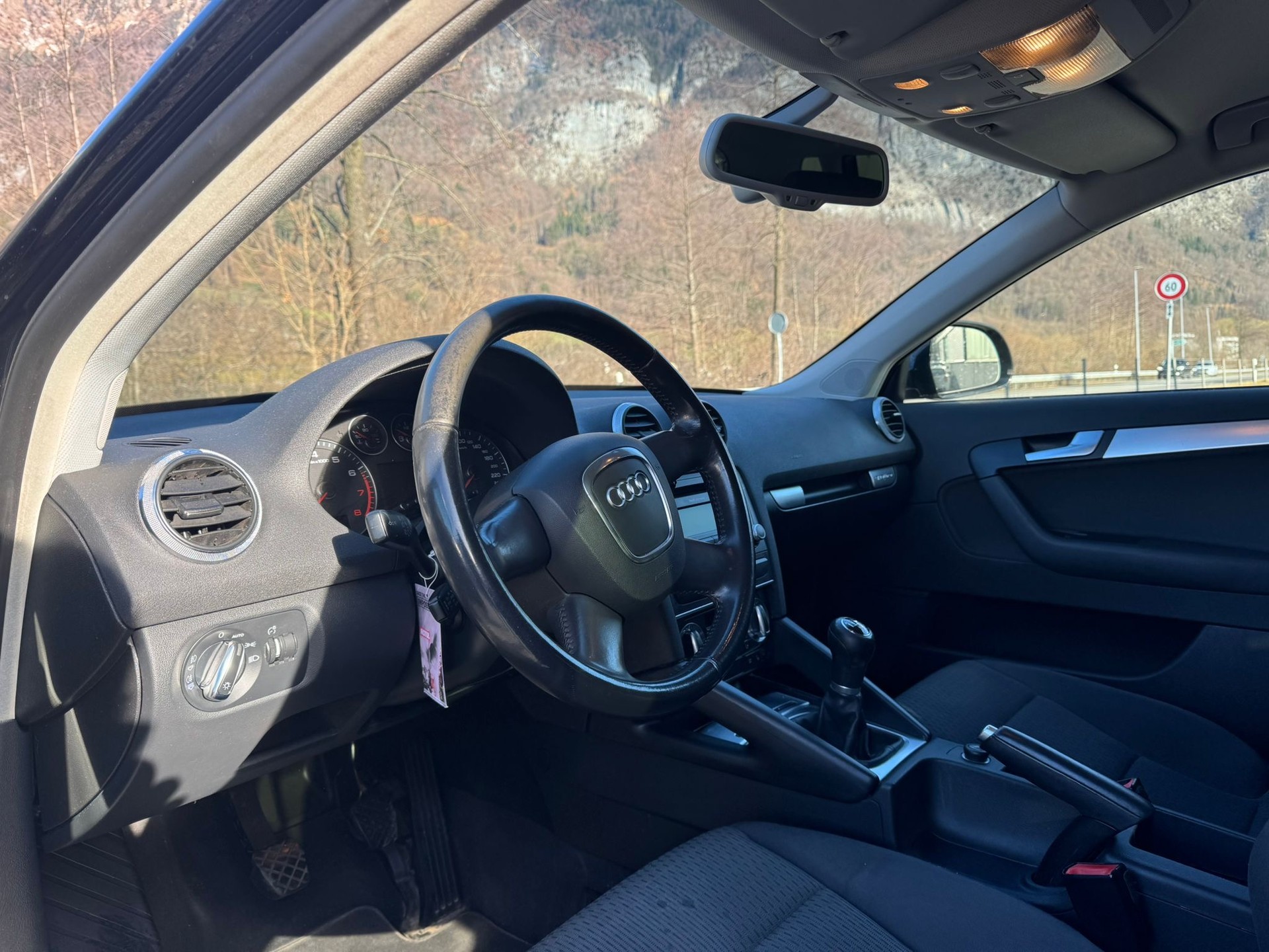 AUDI A3 Sportback 1.8 TFSI Ambiente quattro-image-11
