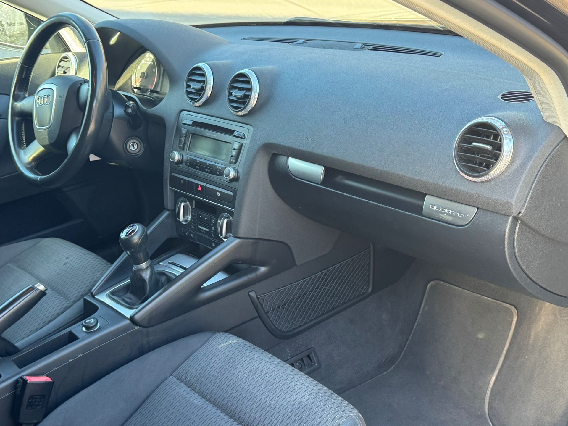 AUDI A3 Sportback 1.8 TFSI Ambiente quattro-image-14