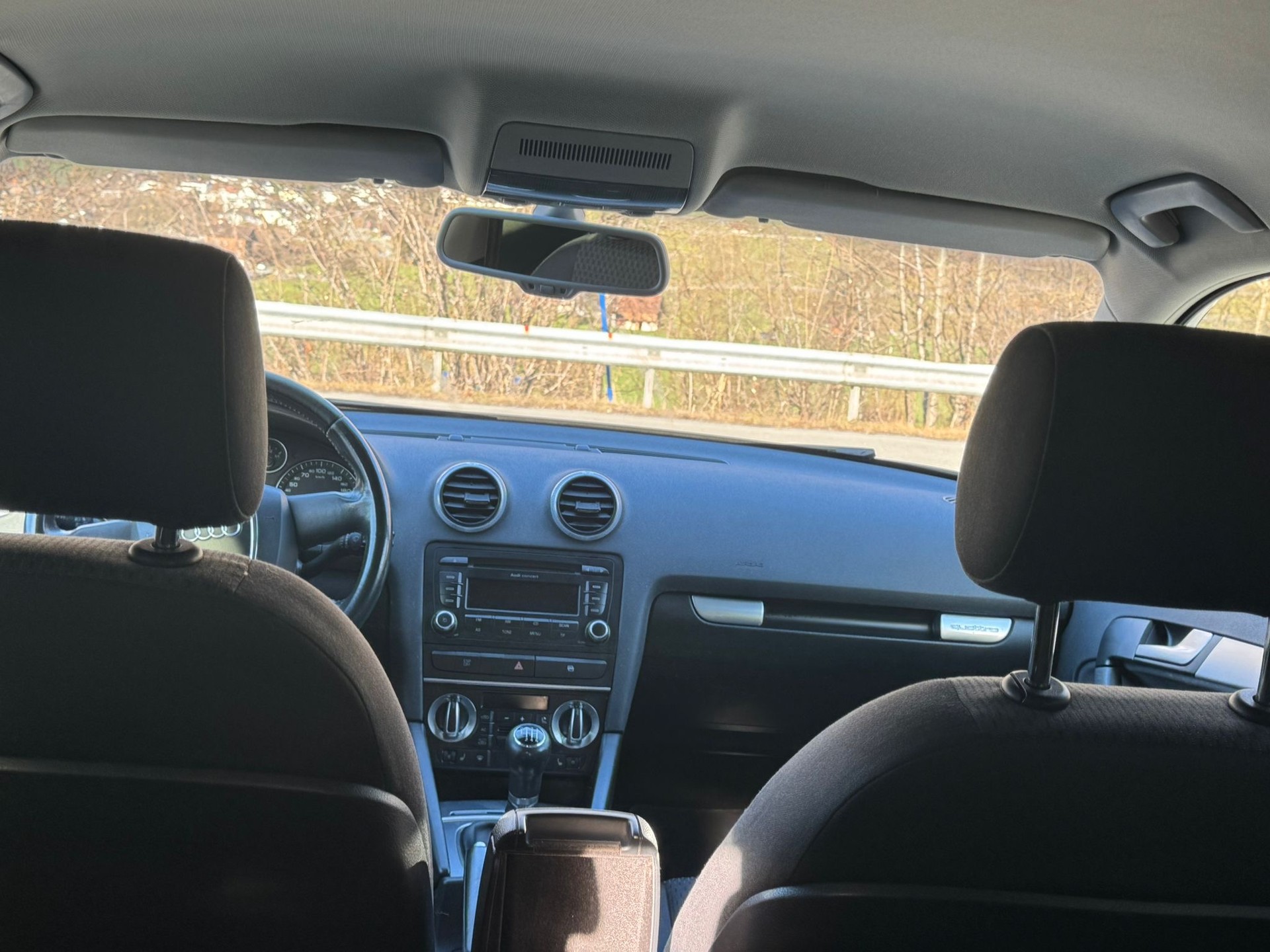 AUDI A3 Sportback 1.8 TFSI Ambiente quattro-image-12