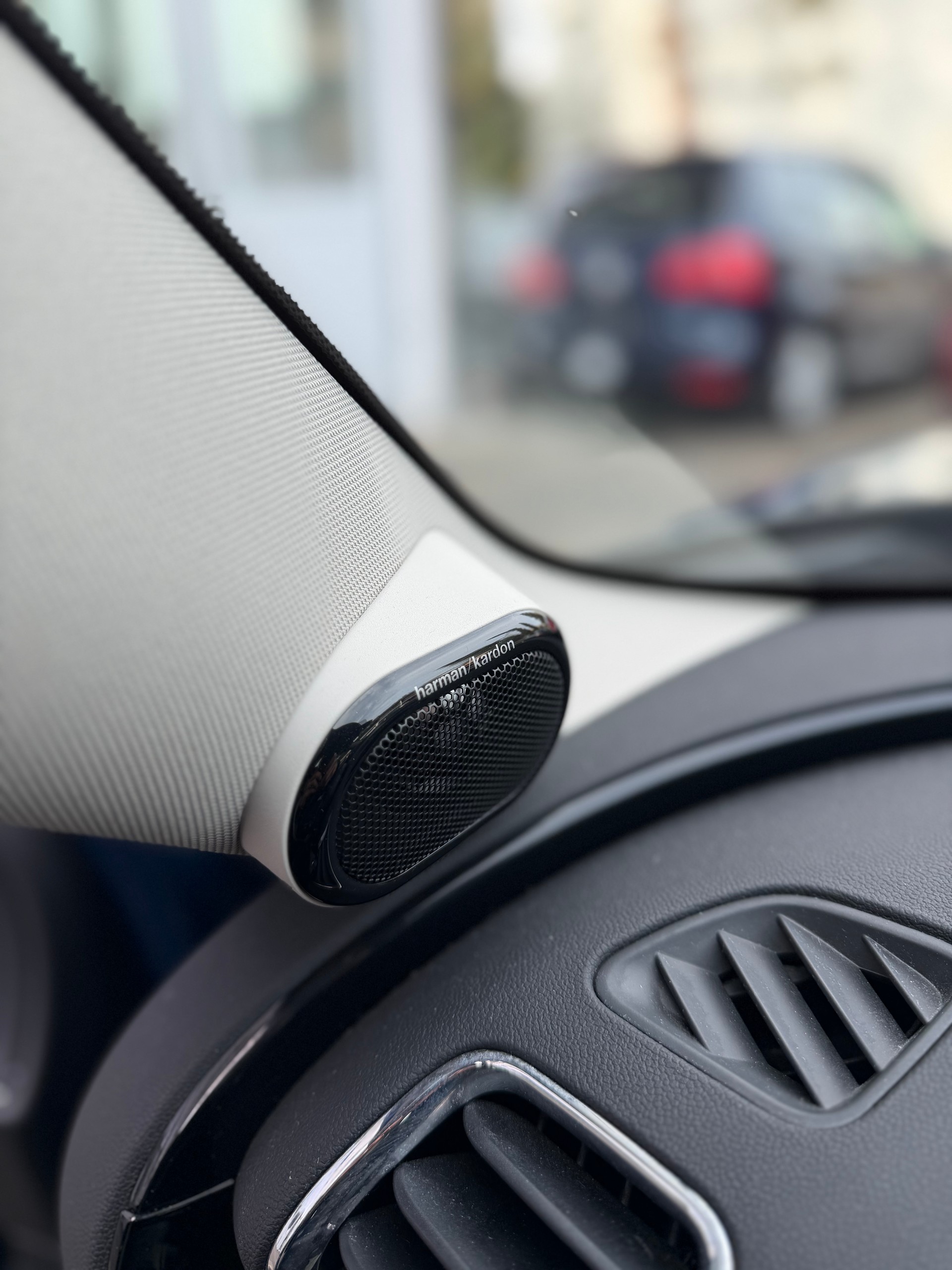 MINI Clubman Cooper S ALL4 Steptronic-image-11
