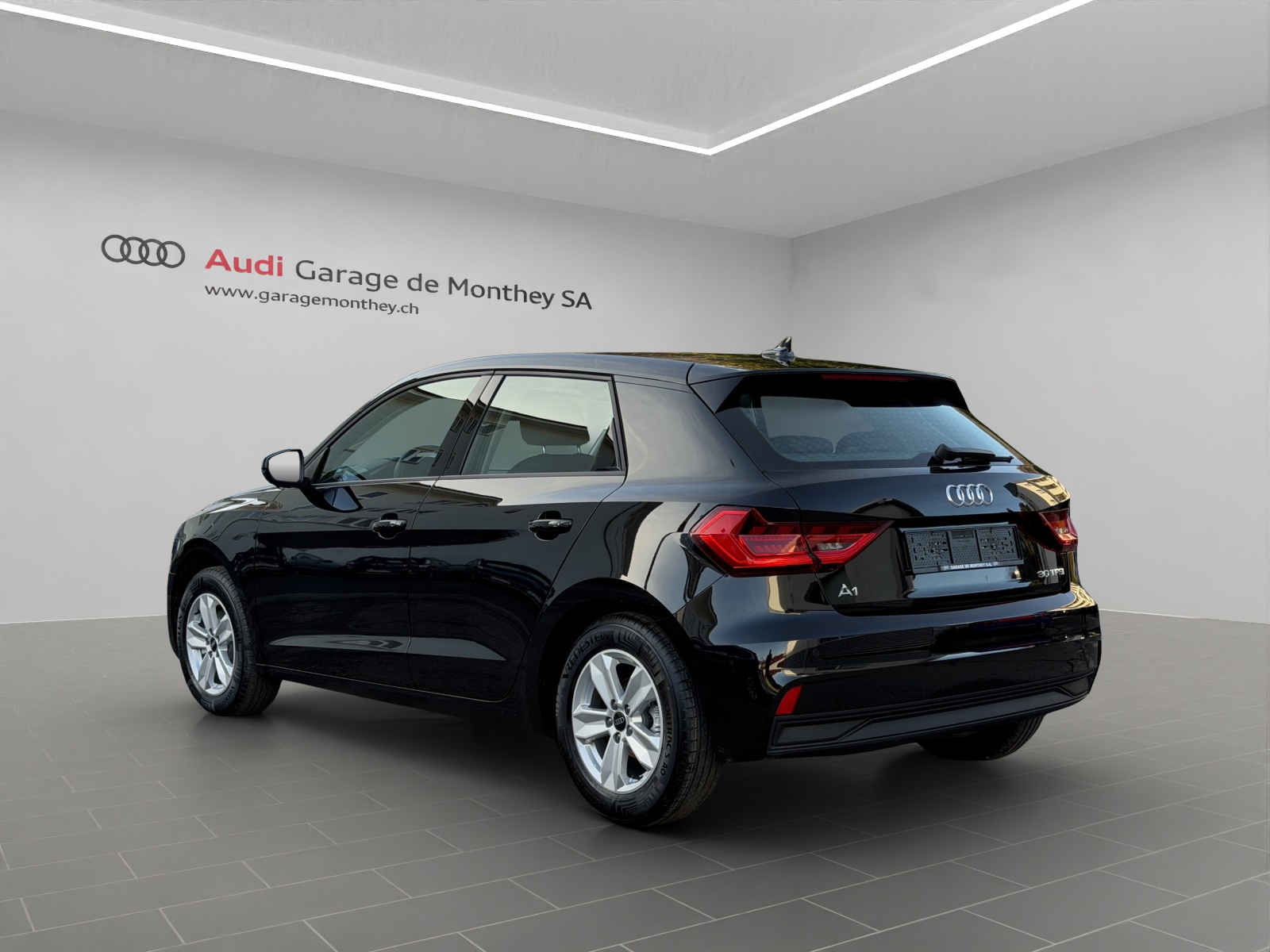 AUDI A1 Sportback 30 TFSI Attraction S-tronic-image-2