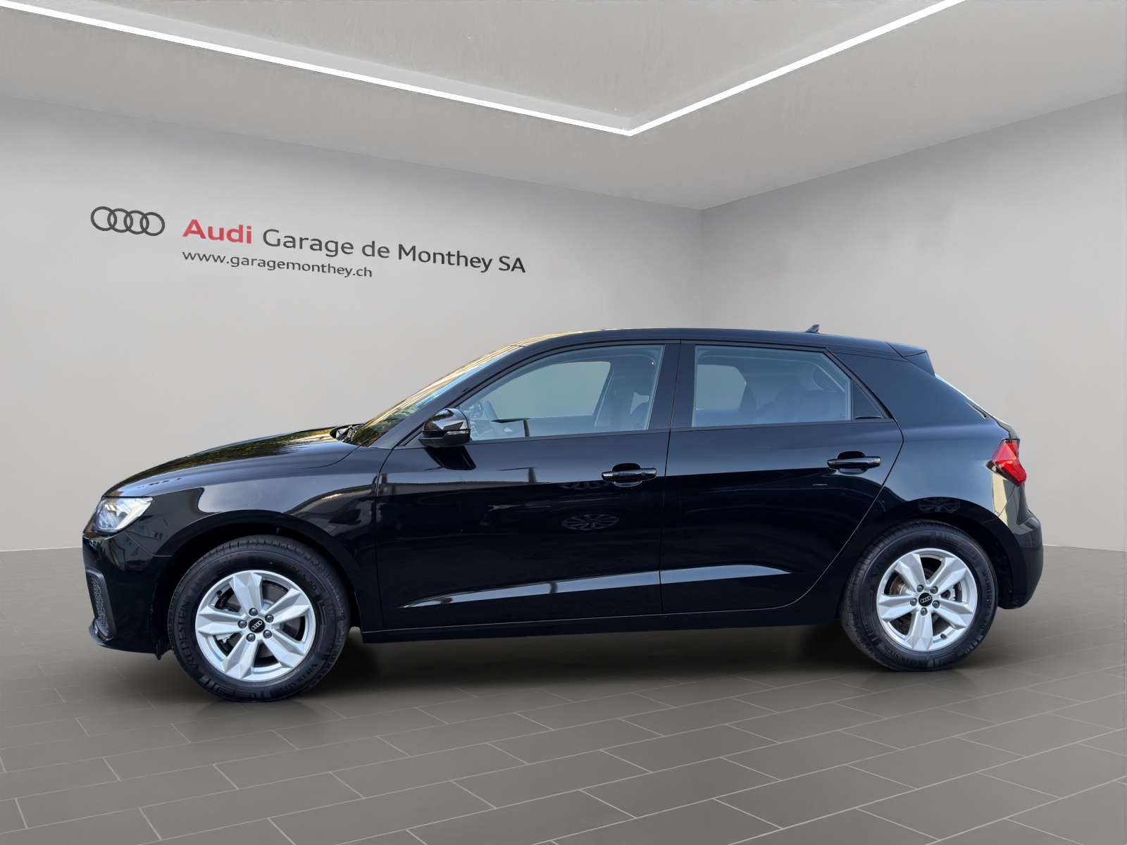 AUDI A1 Sportback 30 TFSI Attraction S-tronic-image-4