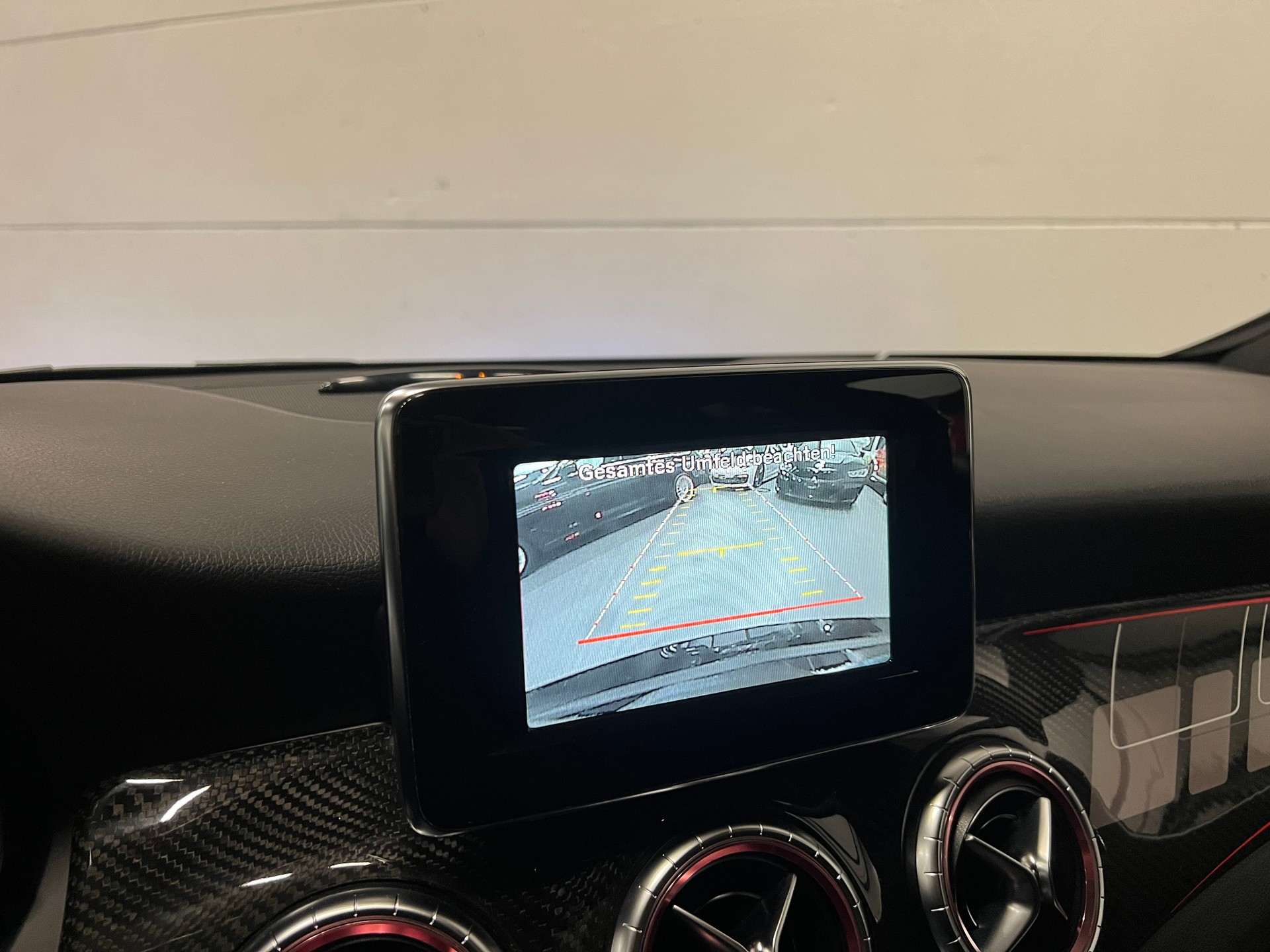 MERCEDES-BENZ CLA 180 AMG Line-image-25