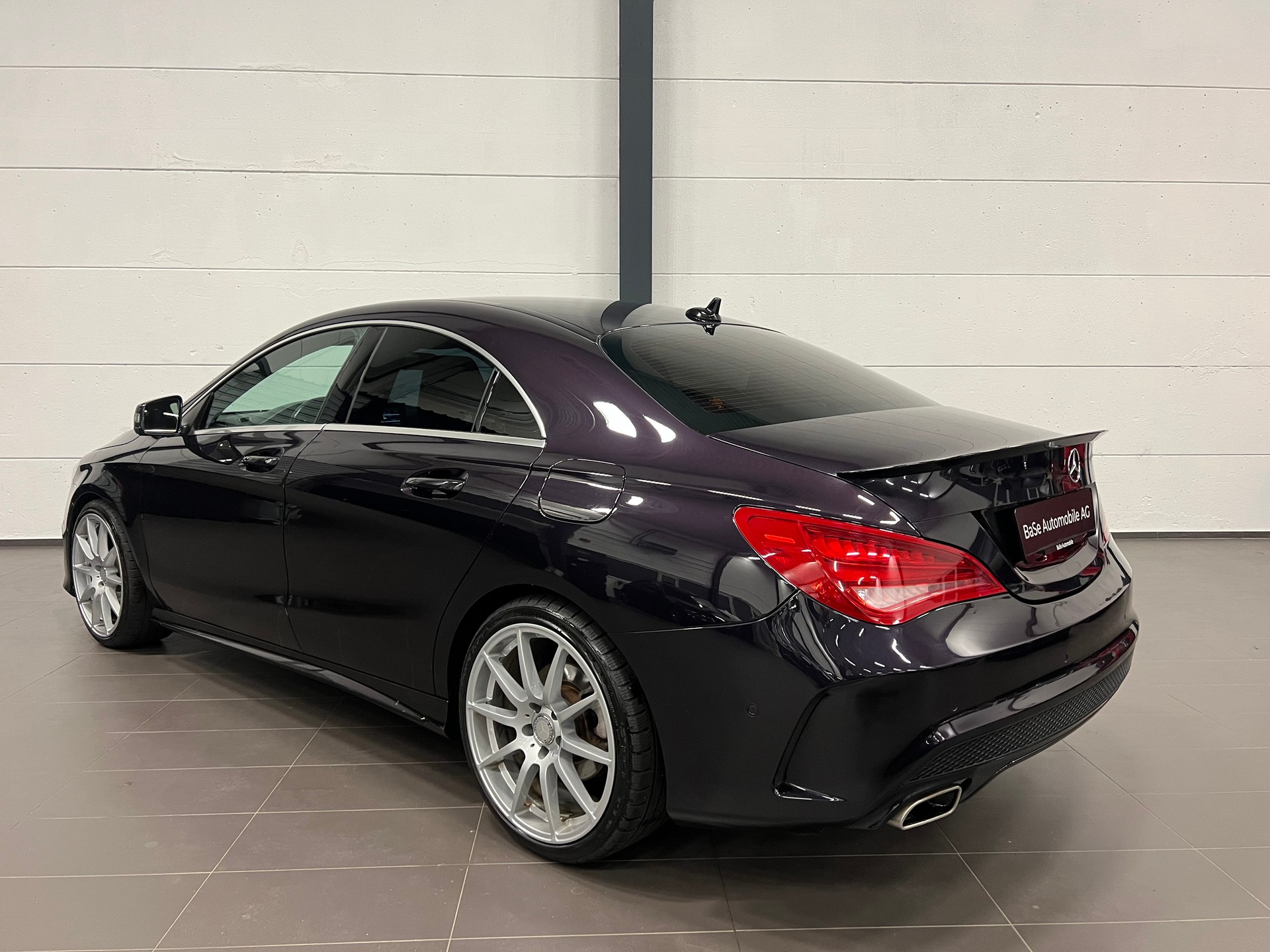 MERCEDES-BENZ CLA 180 AMG Line-image-13