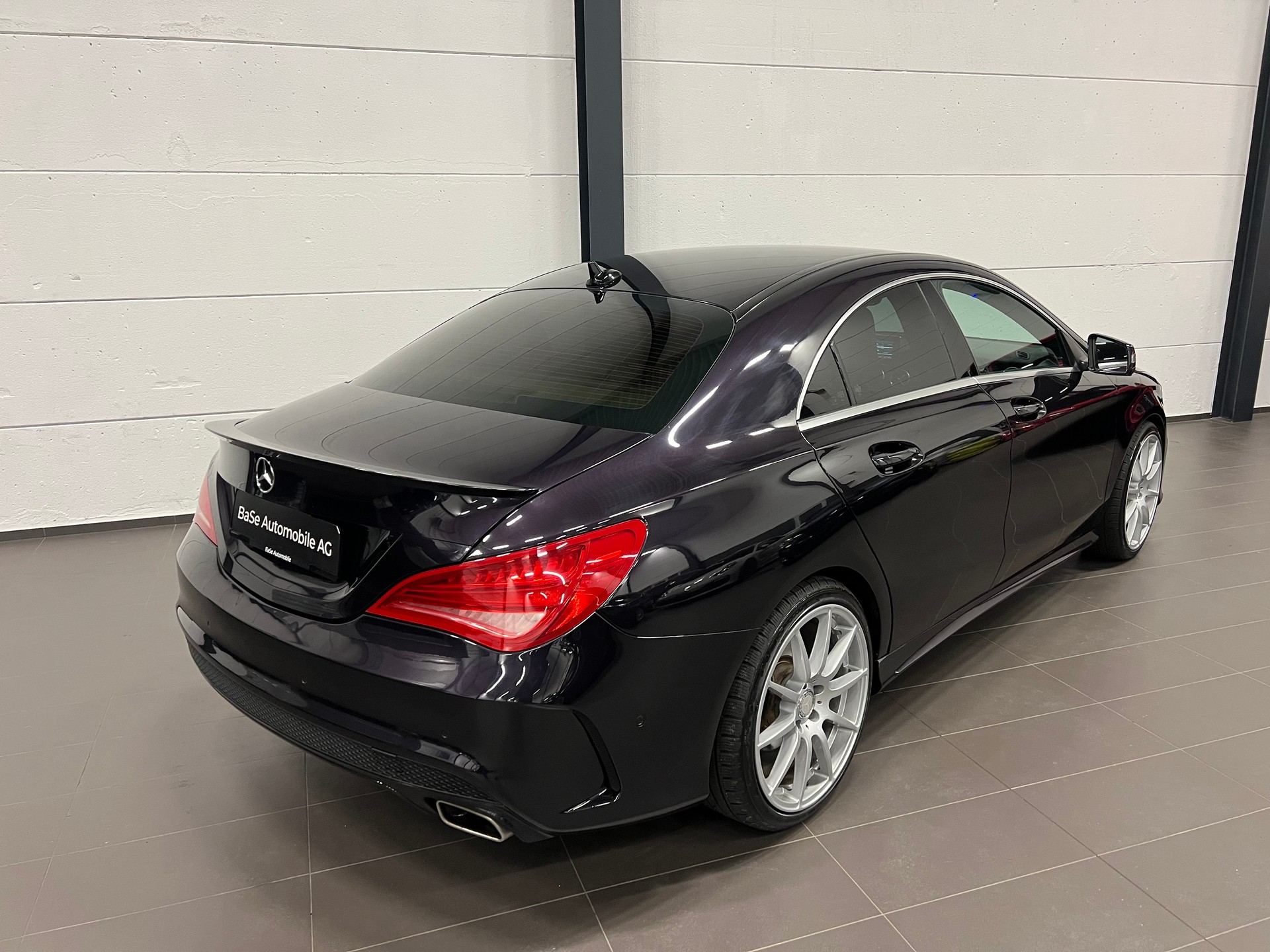 MERCEDES-BENZ CLA 180 AMG Line-image-12